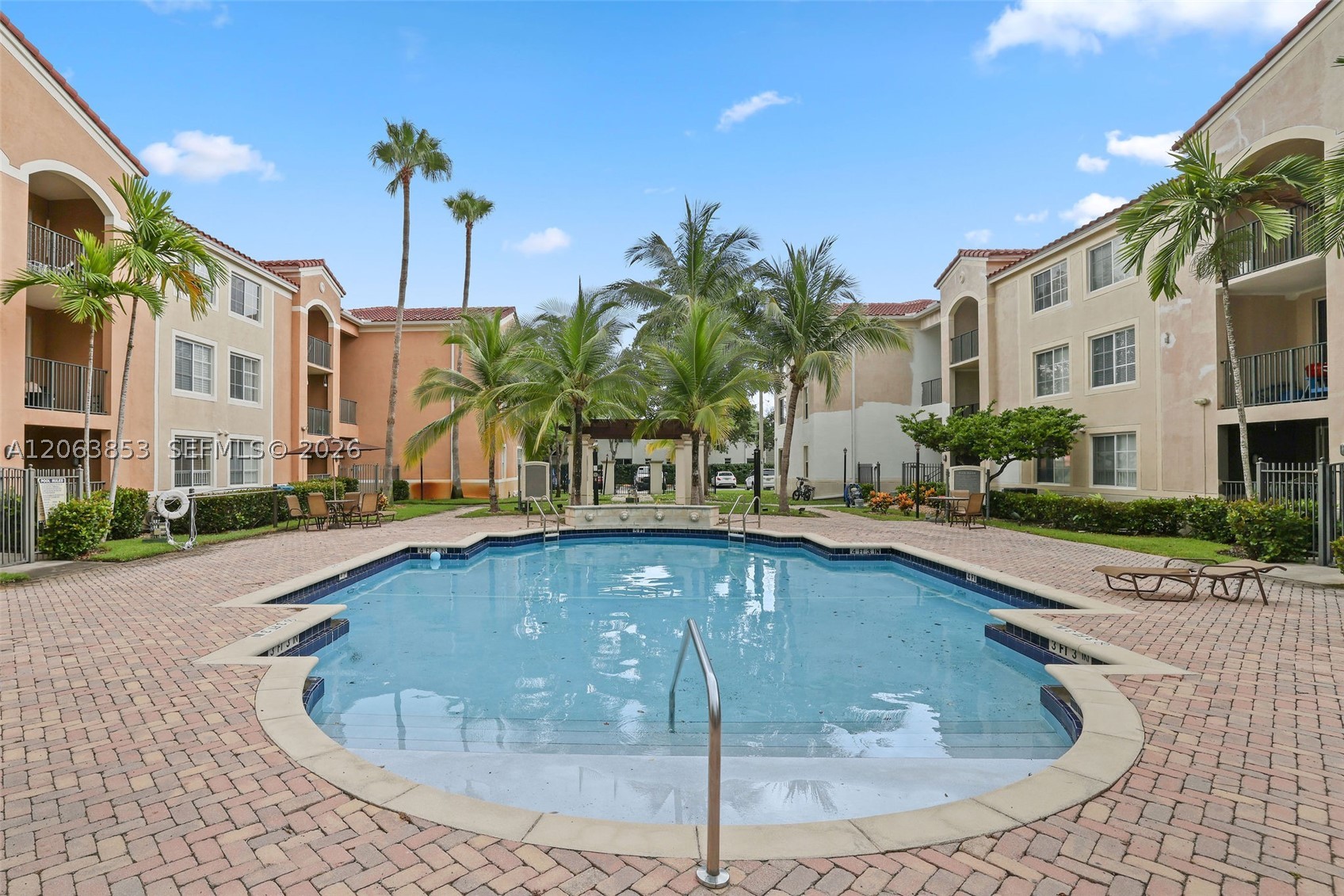 6831 SW 44th St #205, Miami FL 33155