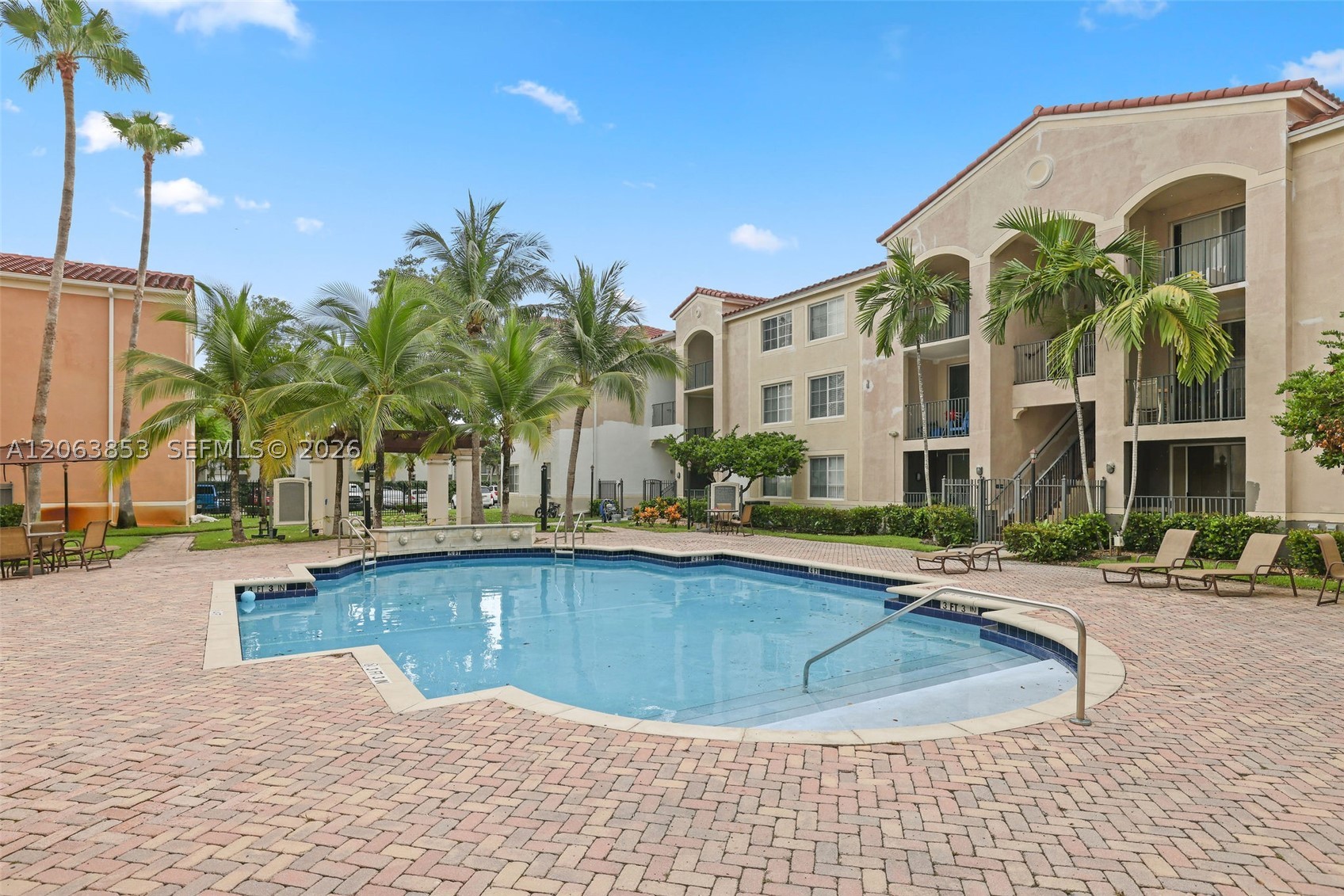 6831 SW 44th St #205, Miami FL 33155
