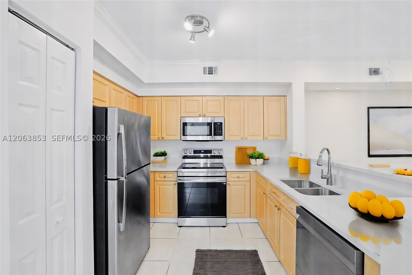 6831 SW 44th St #205, Miami FL 33155