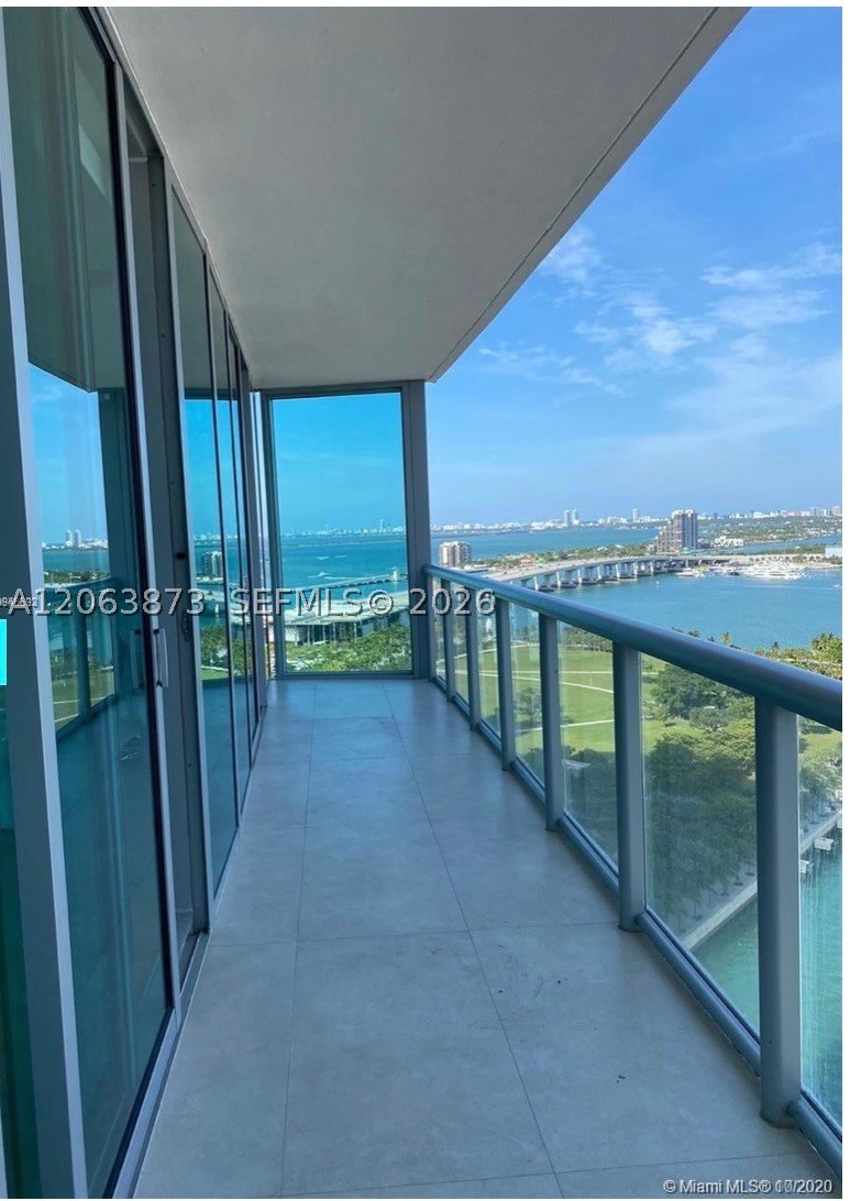 888 Biscayne Blvd #4009, Miami FL 33132