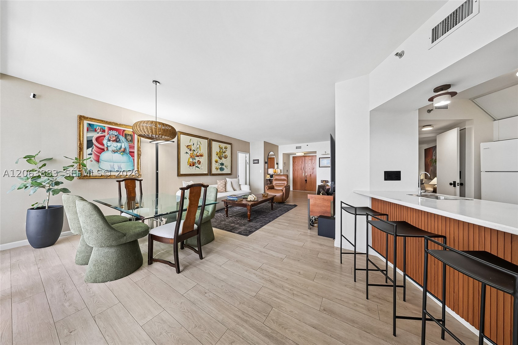20281 E Country Club Dr #810, Aventura FL 33180