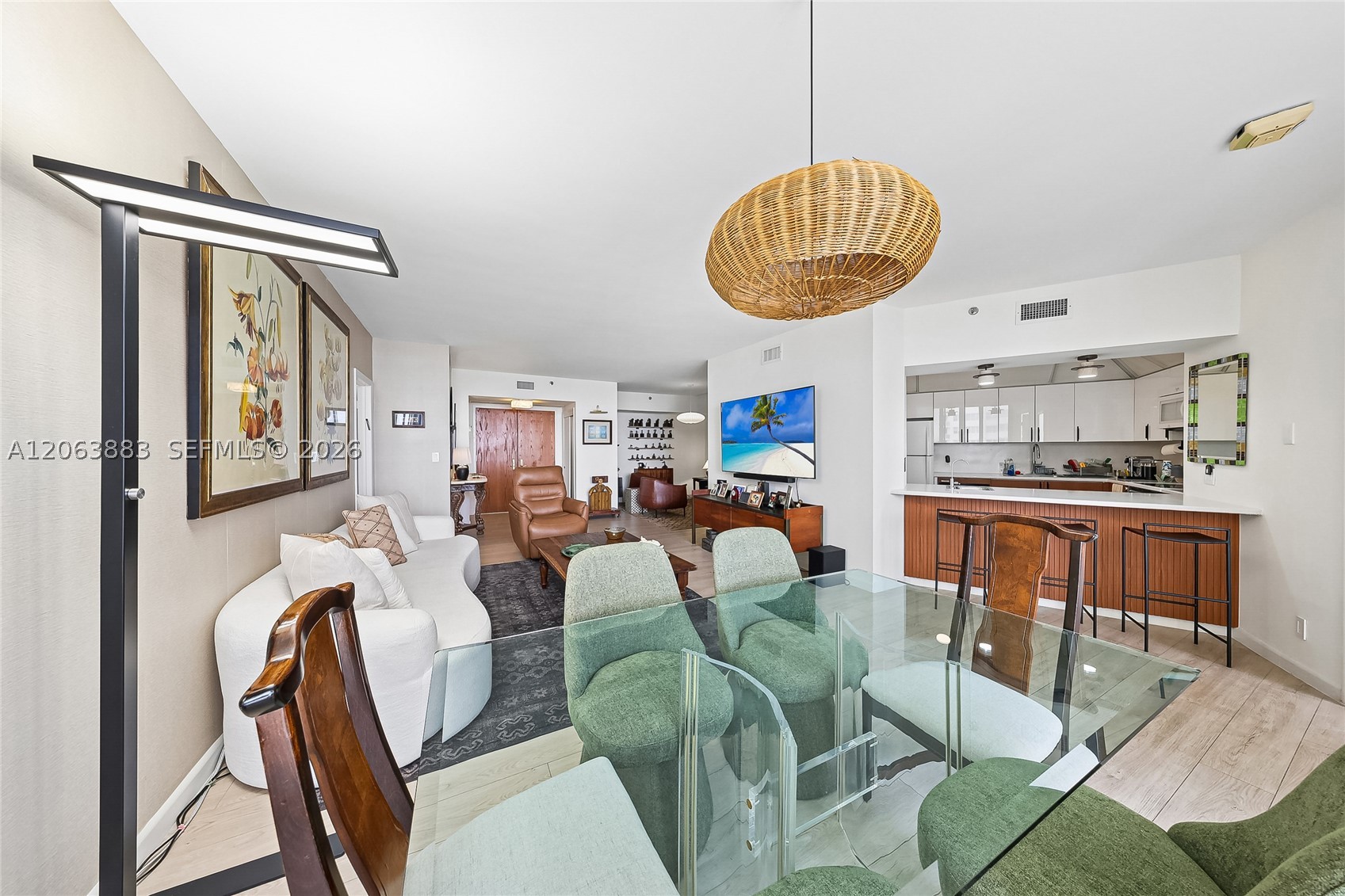 20281 E Country Club Dr #810, Aventura FL 33180