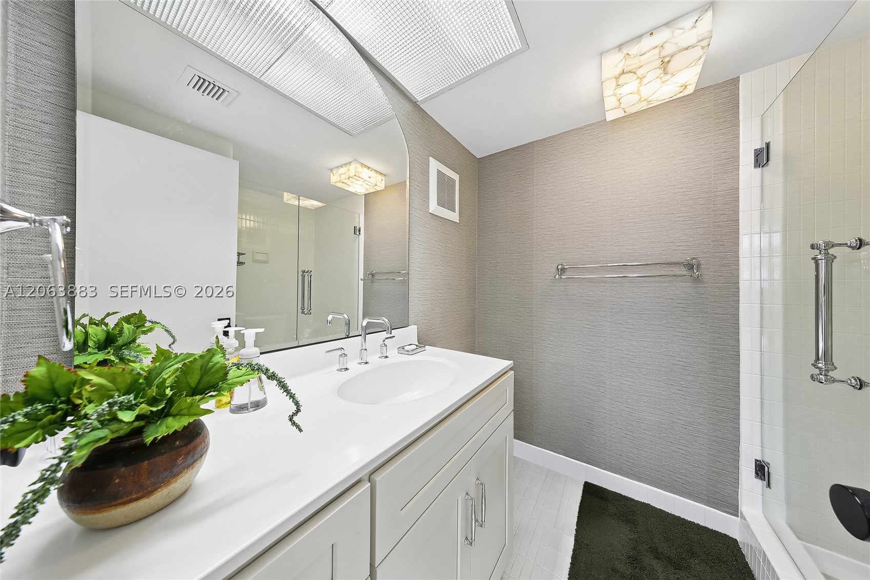 20281 E Country Club Dr #810, Aventura FL 33180