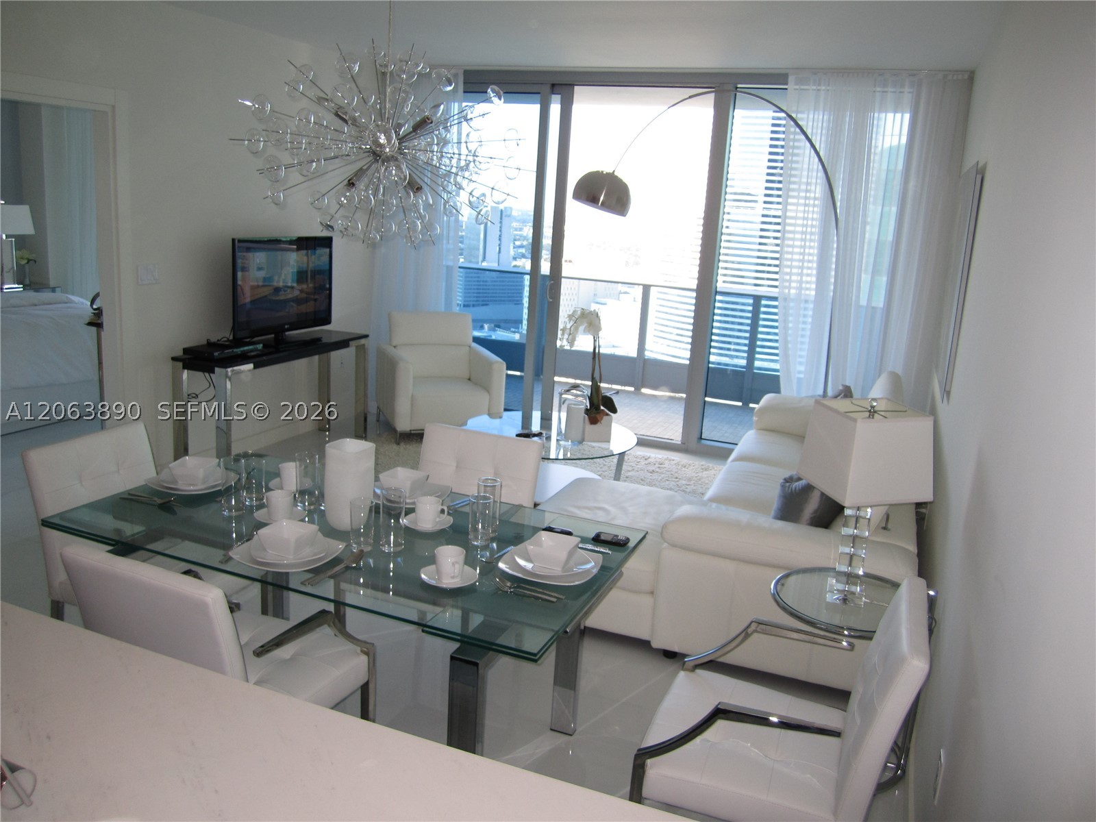 200 Biscayne Boulevard Way #3809, Miami FL 33131
