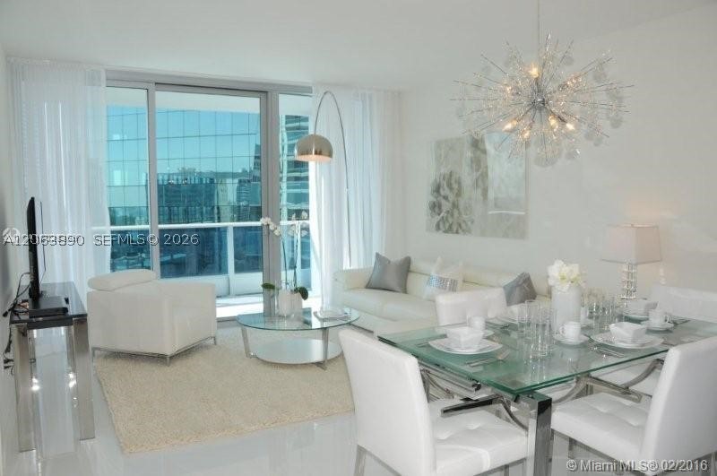 200 Biscayne Boulevard Way #3809, Miami FL 33131