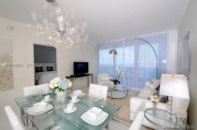 200 Biscayne Boulevard Way #3809, Miami FL 33131