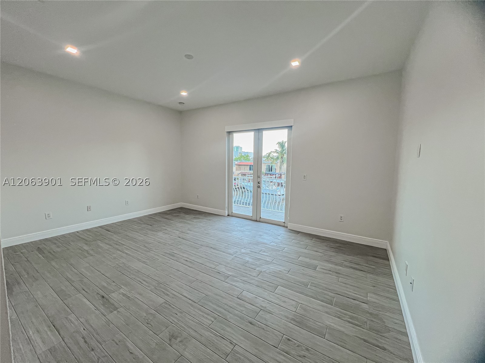 3850 NE 168th St #4, North Miami Beach FL 33160
