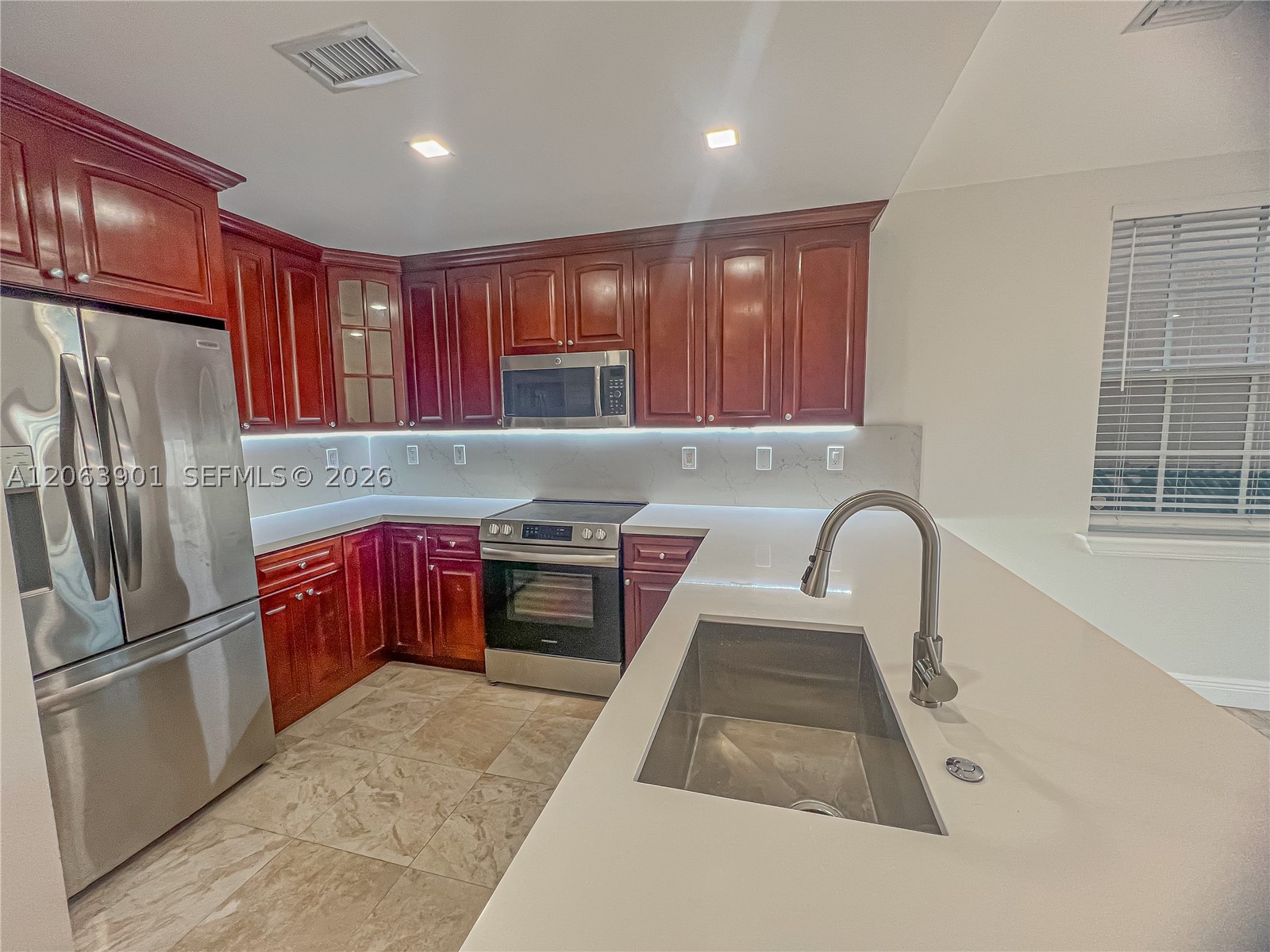 3850 NE 168th St #4, North Miami Beach FL 33160