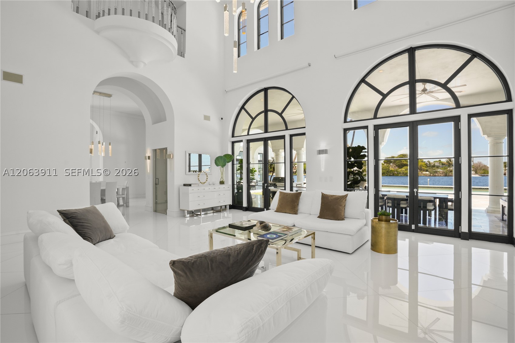 900 S Northlake Dr, Hollywood FL 33019