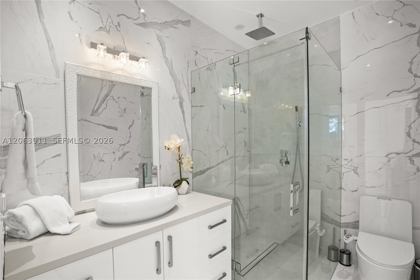900 S Northlake Dr, Hollywood FL 33019