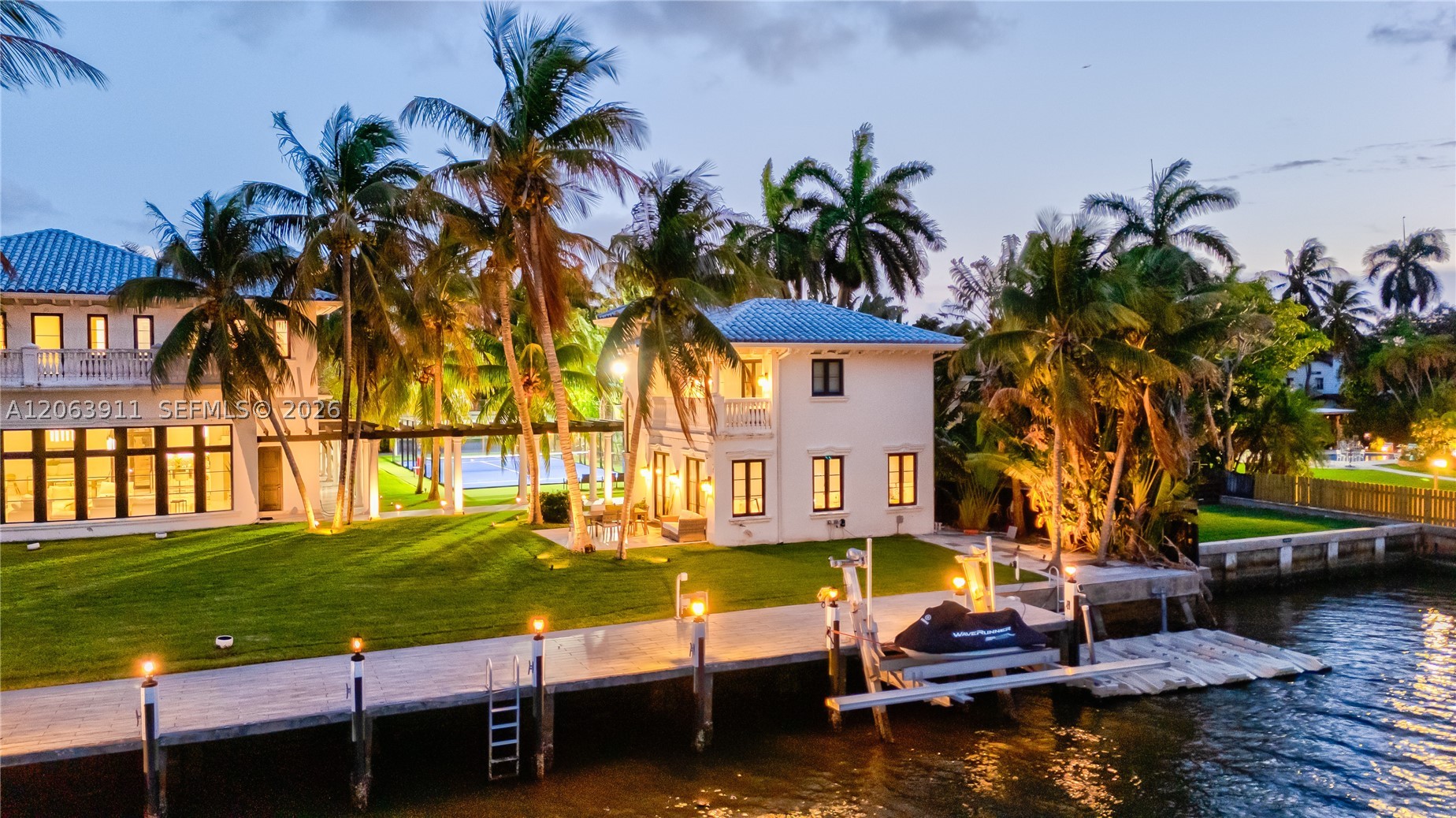 900 S Northlake Dr, Hollywood FL 33019