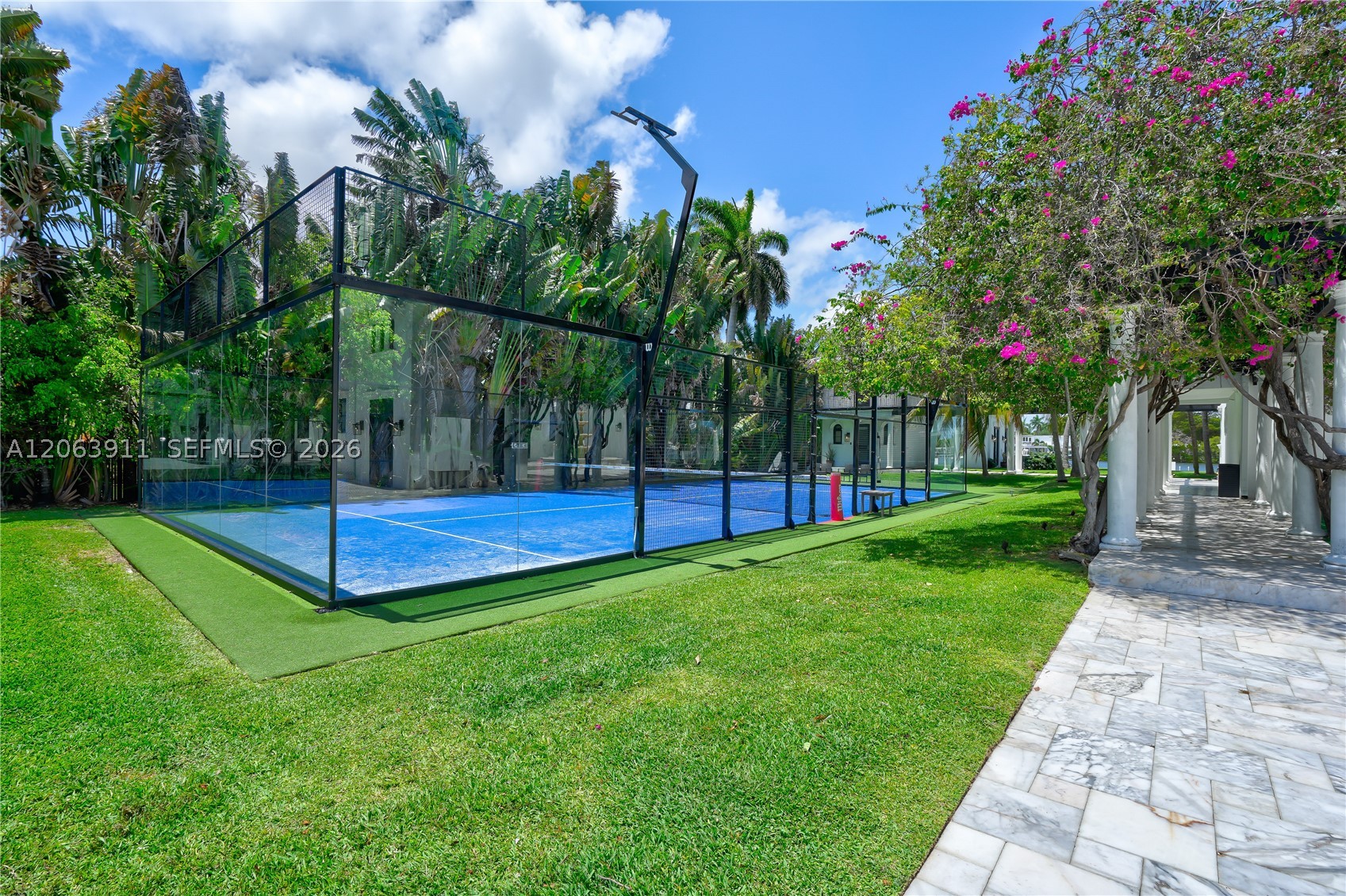 900 S Northlake Dr, Hollywood FL 33019