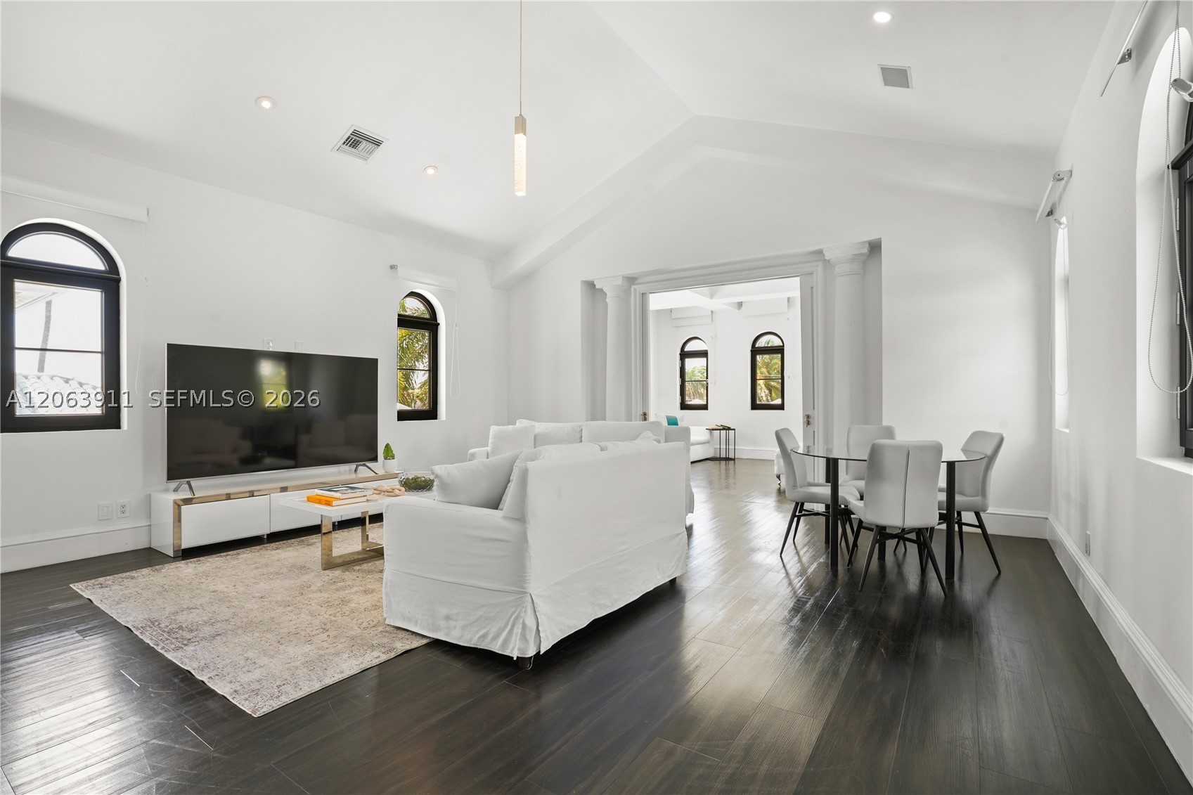 900 S Northlake Dr, Hollywood FL 33019