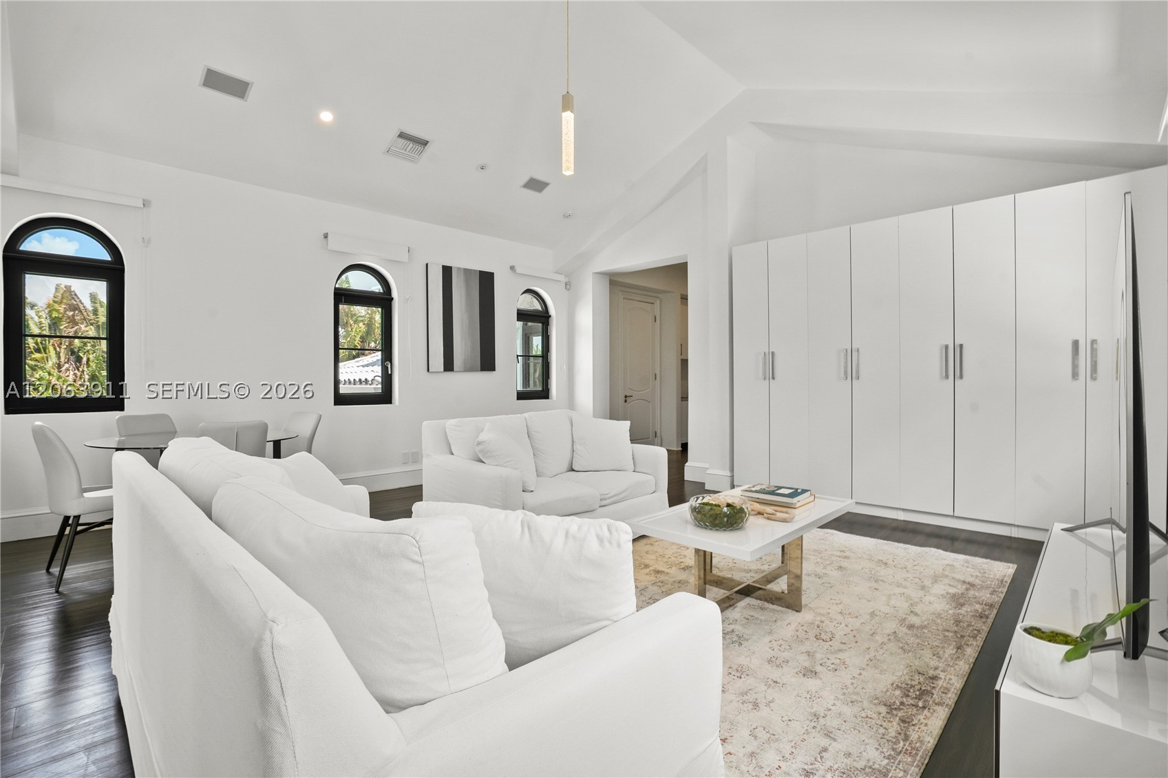 900 S Northlake Dr, Hollywood FL 33019