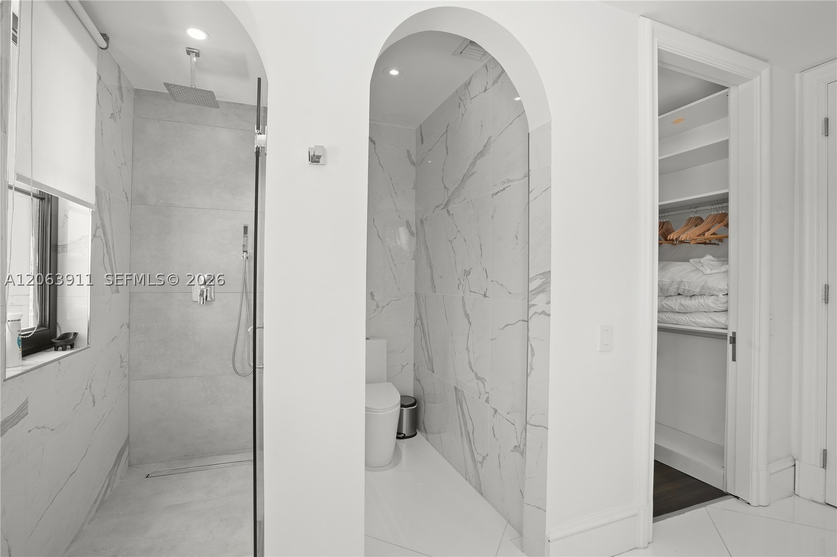 900 S Northlake Dr, Hollywood FL 33019