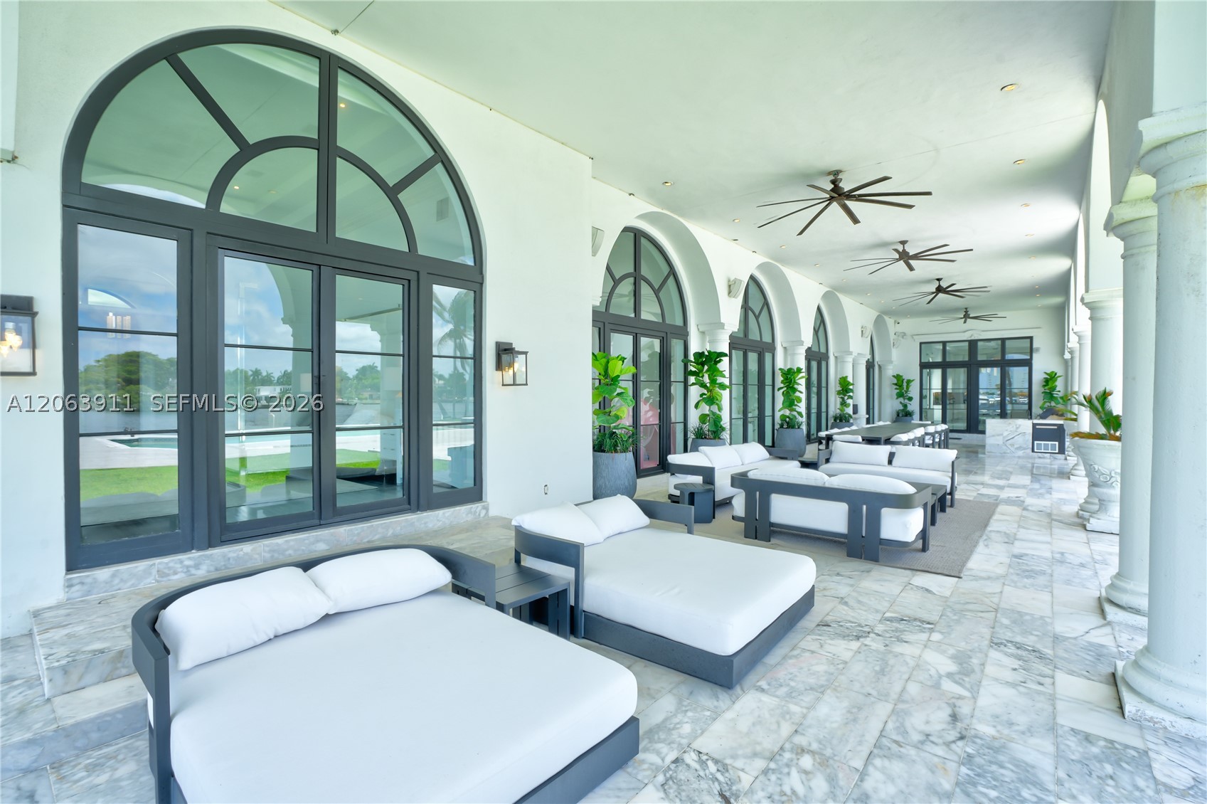 900 S Northlake Dr, Hollywood FL 33019