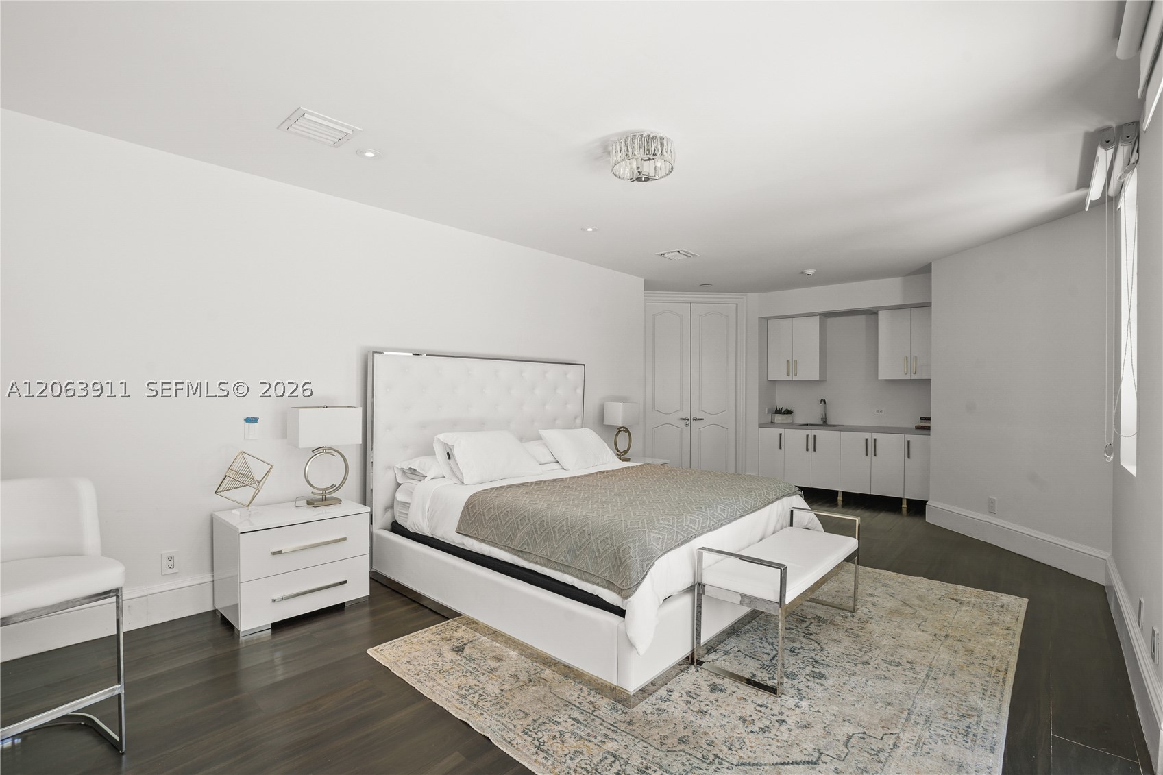 900 S Northlake Dr, Hollywood FL 33019