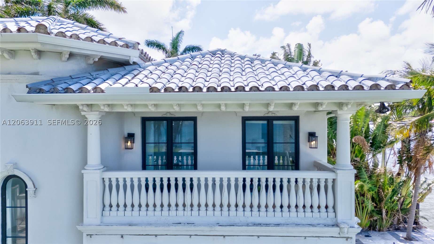 900 S Northlake Dr, Hollywood FL 33019
