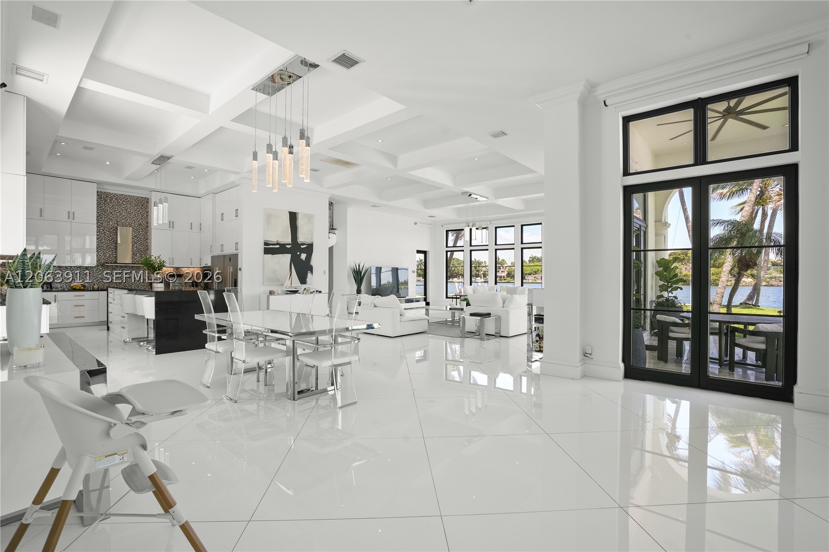 900 S Northlake Dr, Hollywood FL 33019