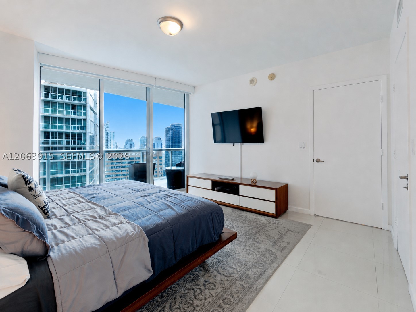 475 Brickell Ave #4511, Miami FL 33131