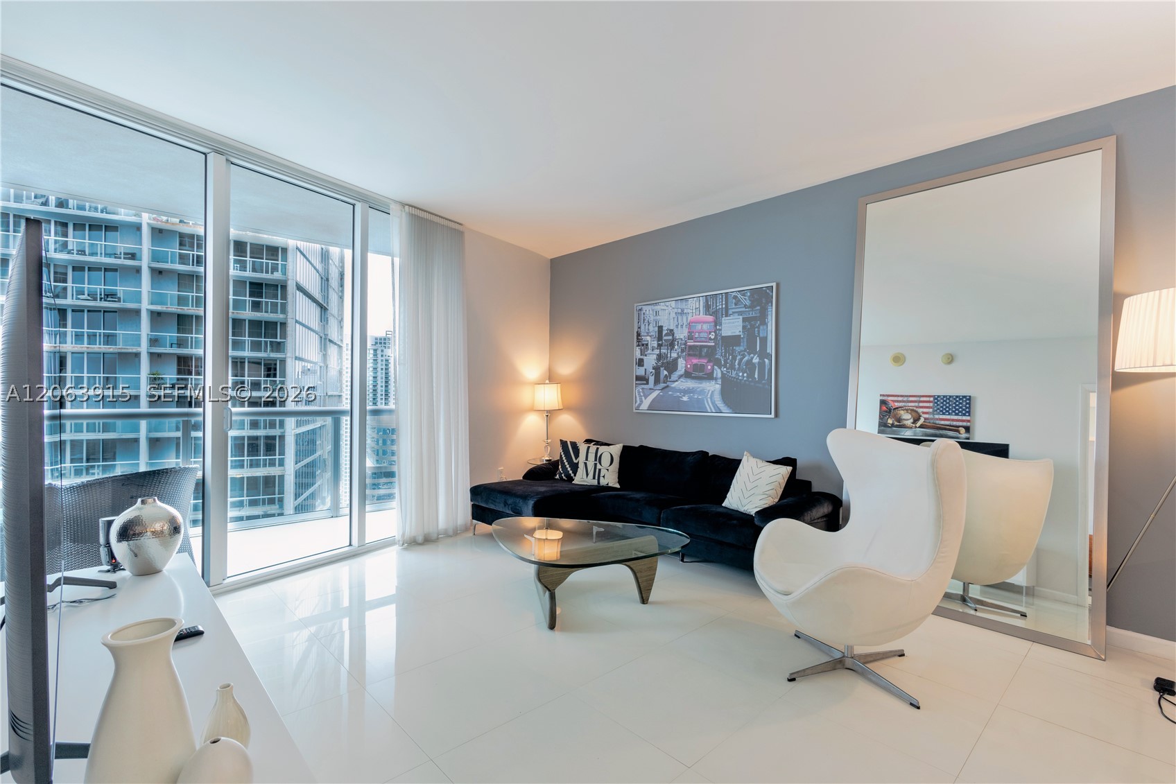 475 Brickell Ave #4511, Miami FL 33131