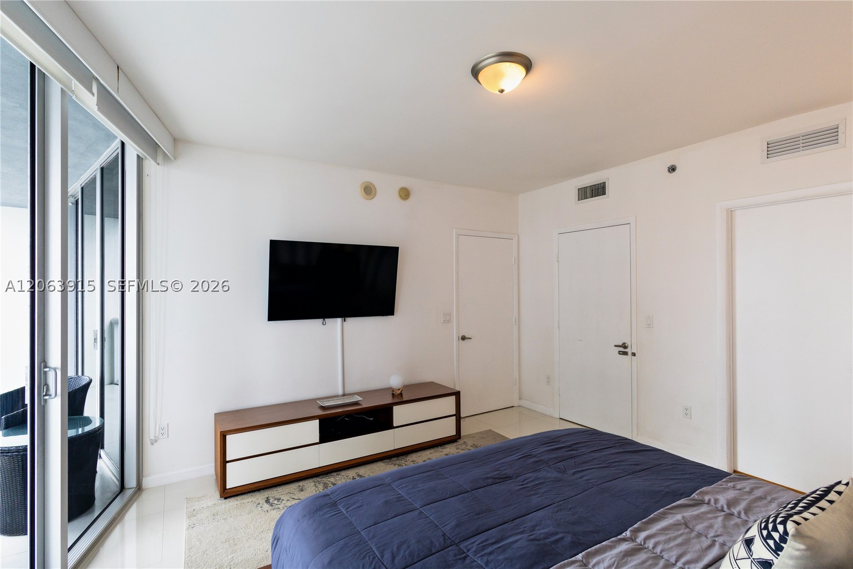 475 Brickell Ave #4511, Miami FL 33131