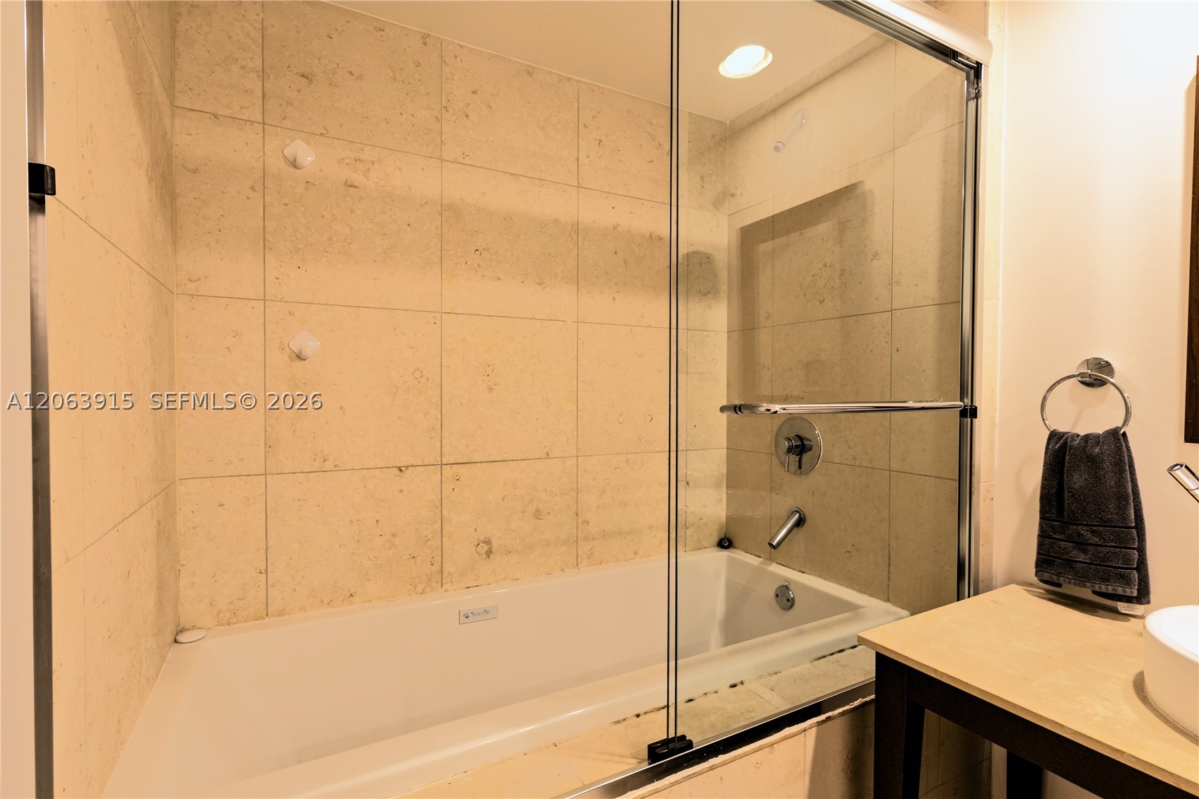475 Brickell Ave #4511, Miami FL 33131