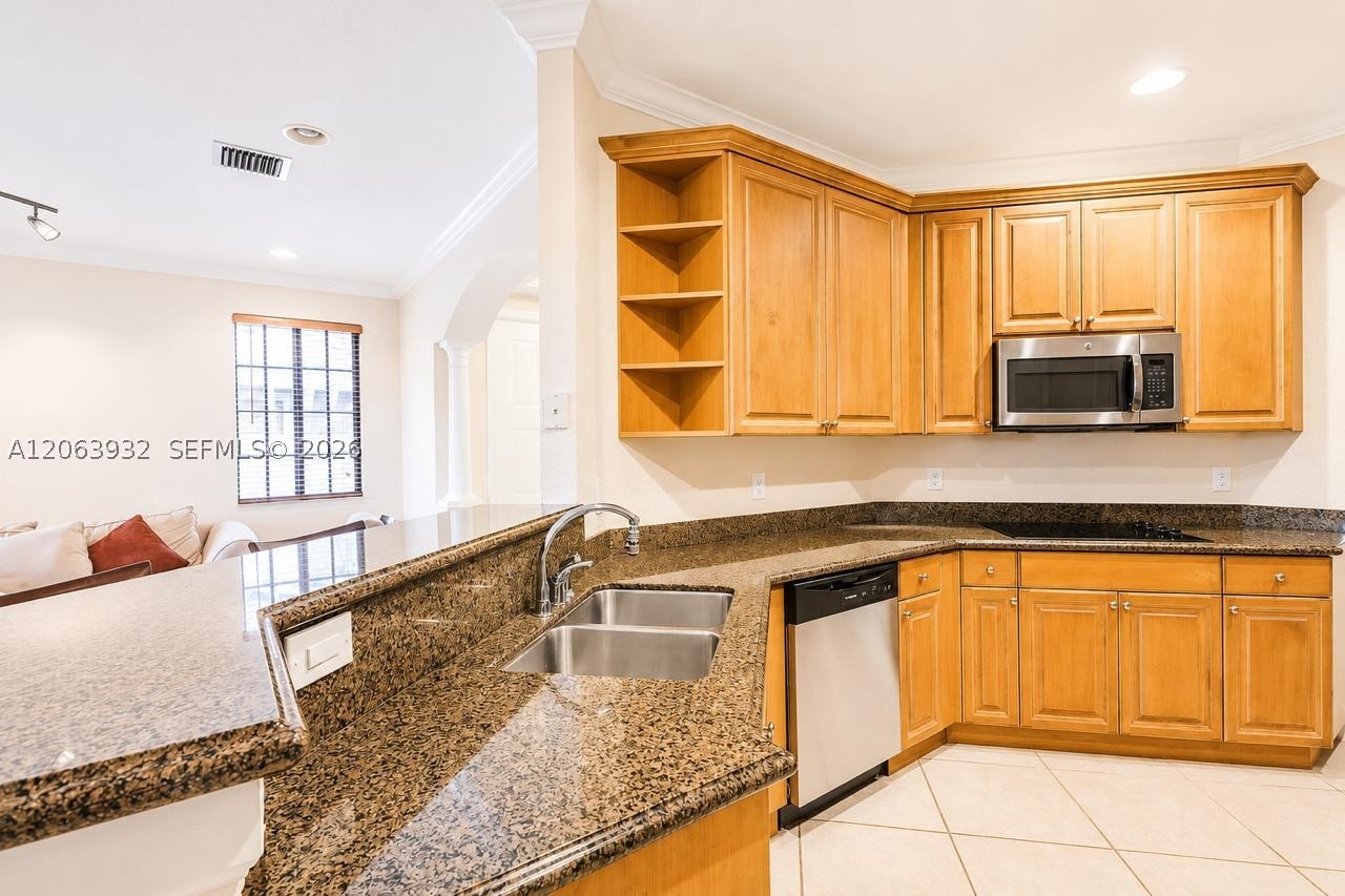 2703 Center Ct Dr #1-14, Weston FL 33332