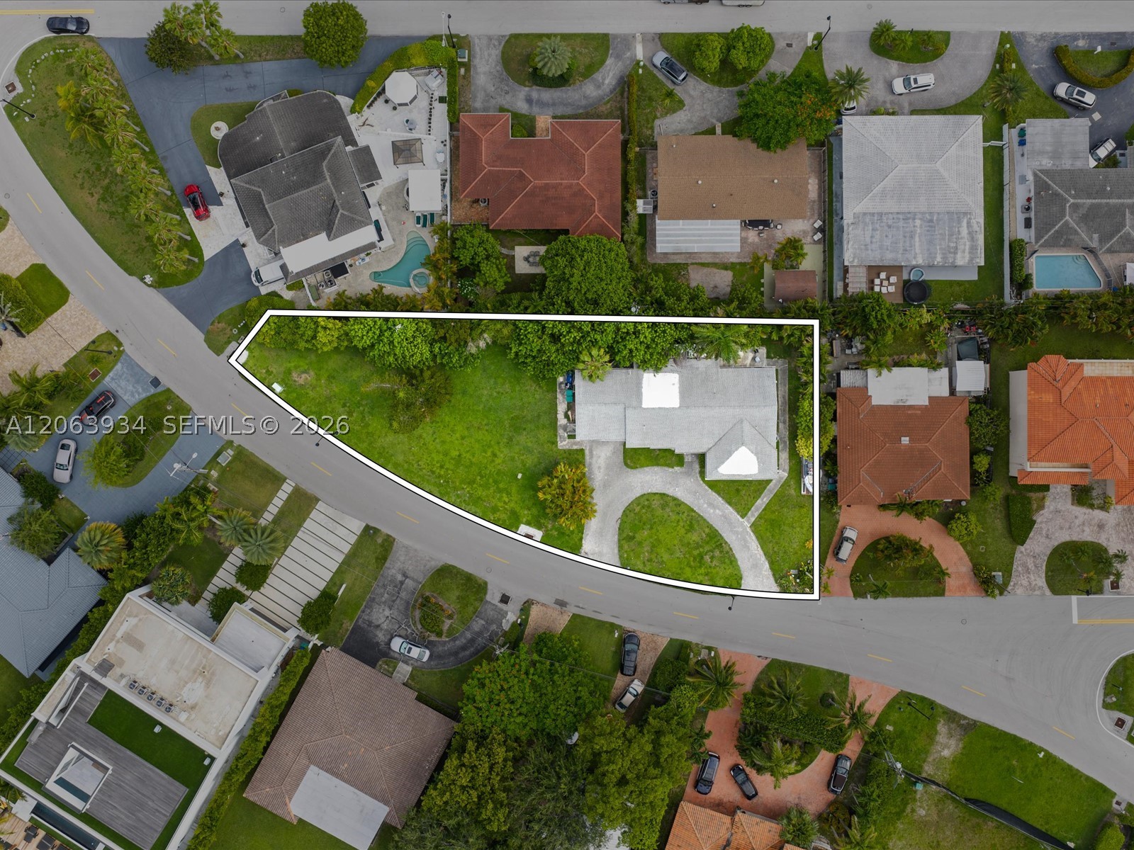 301 186th St, Sunny Isles Beach FL 33160