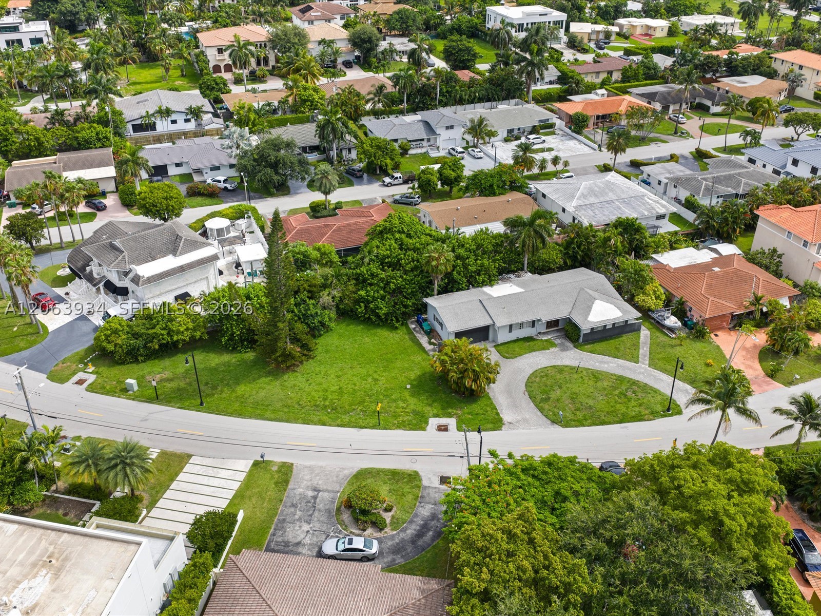 301 186th St, Sunny Isles Beach FL 33160