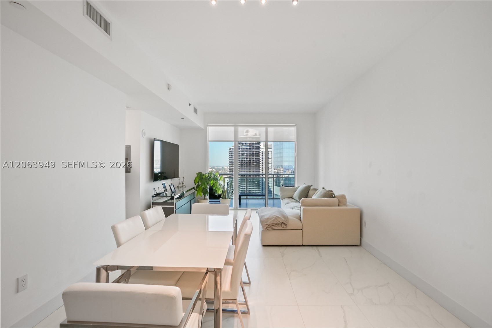 950 Brickell Bay Dr #4101, Miami FL 33131