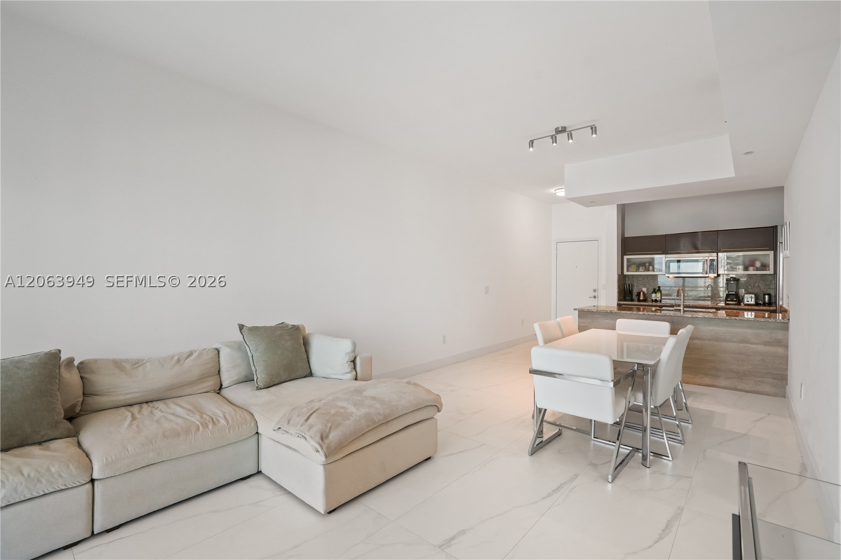 950 Brickell Bay Dr #4101, Miami FL 33131