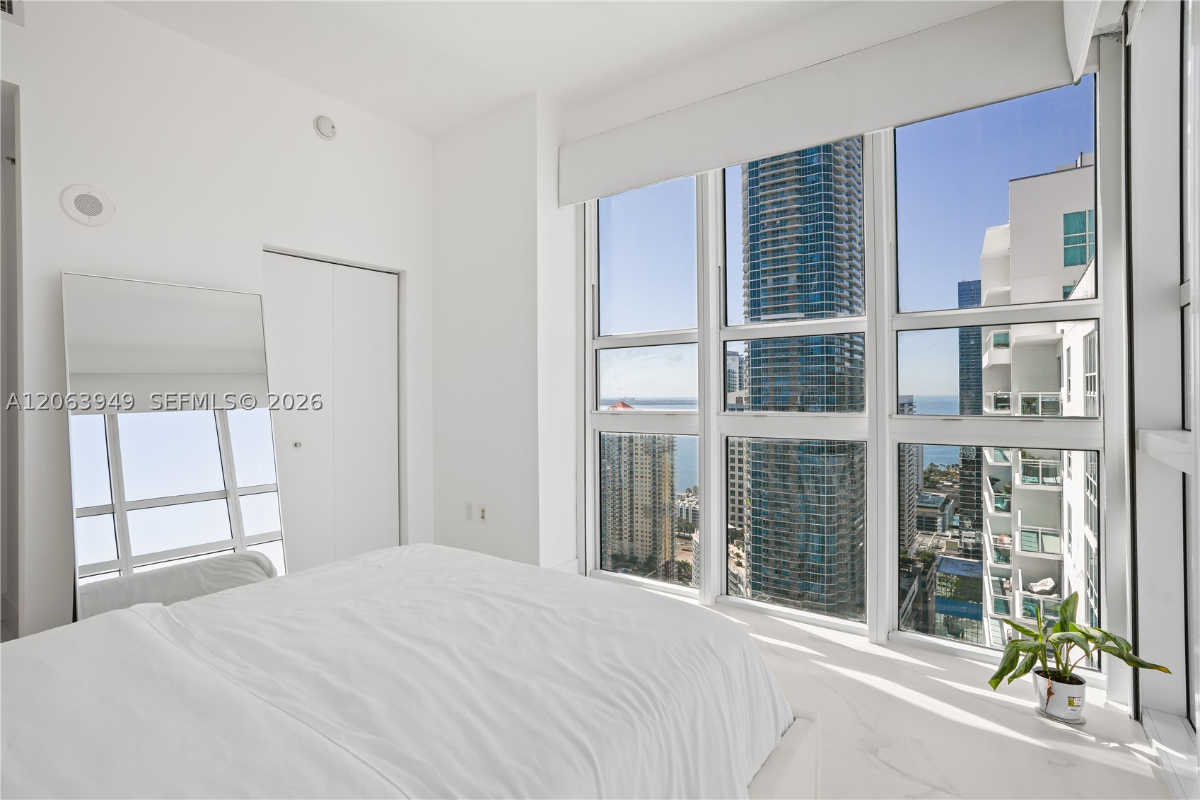 950 Brickell Bay Dr #4101, Miami FL 33131