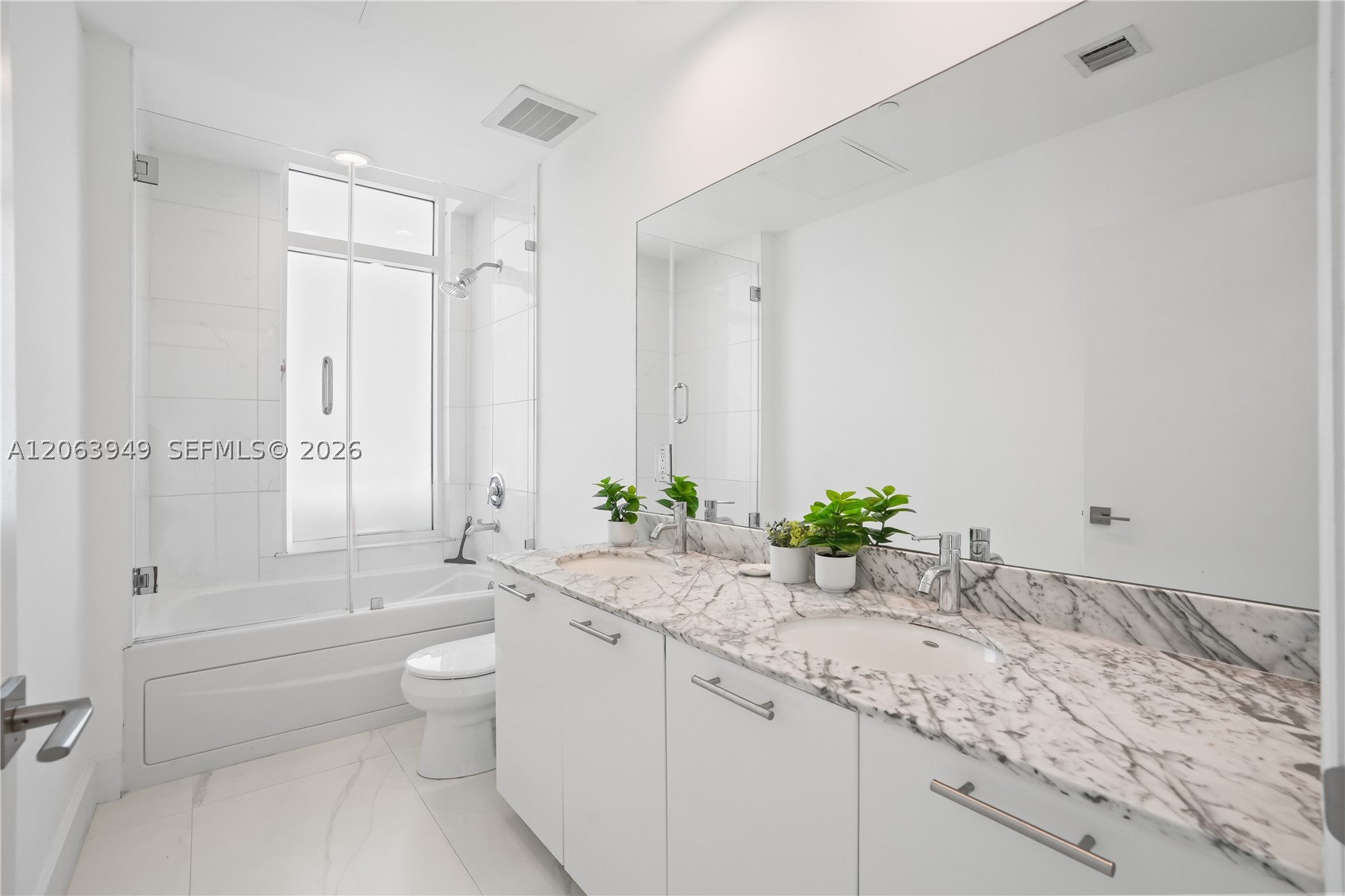 950 Brickell Bay Dr #4101, Miami FL 33131