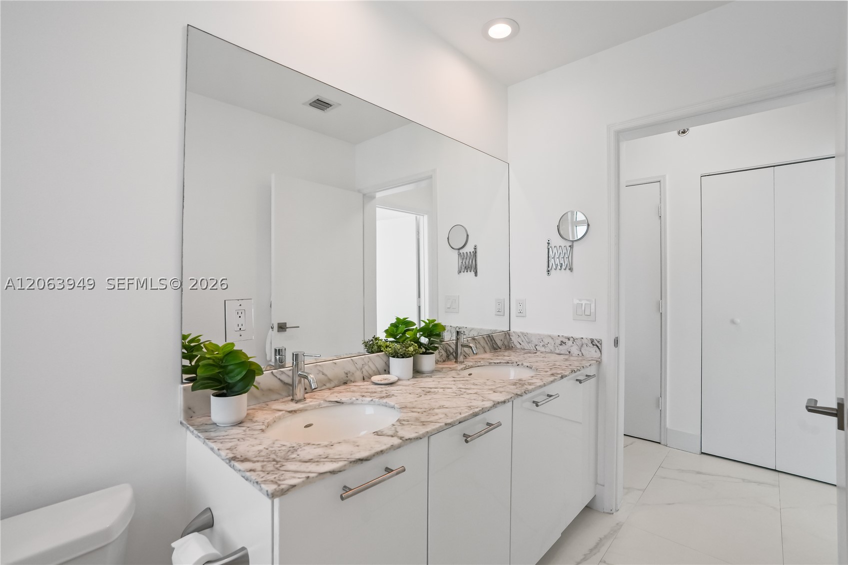 950 Brickell Bay Dr #4101, Miami FL 33131