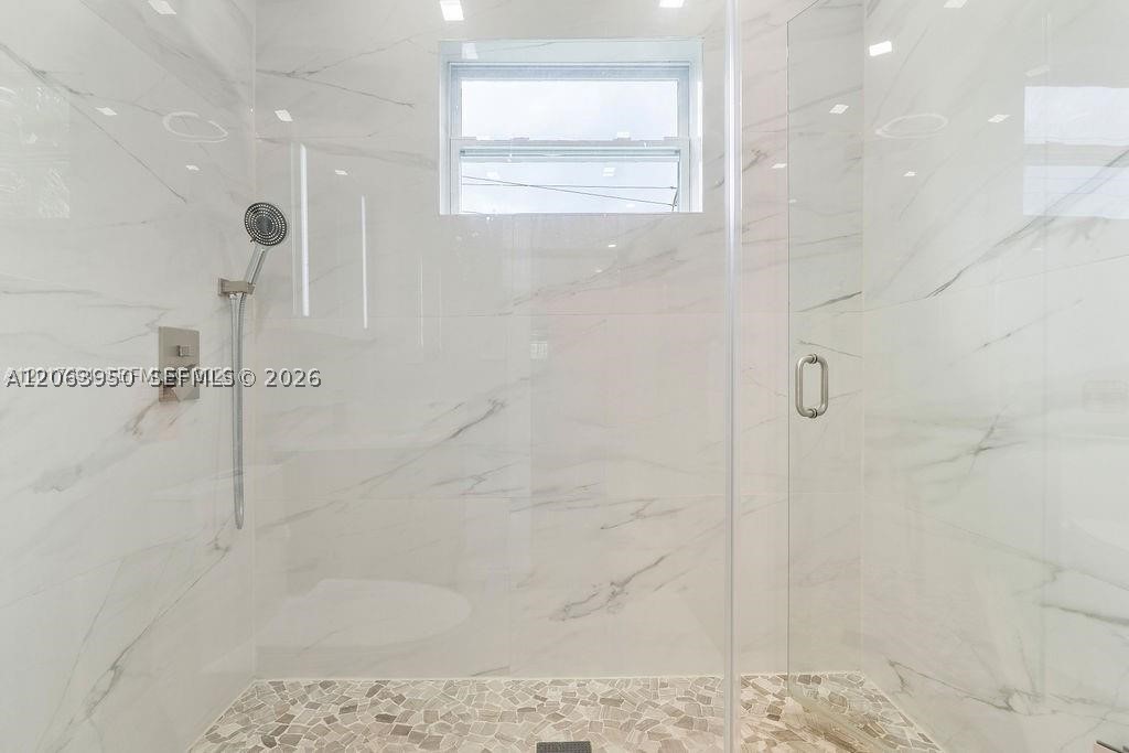 22 NE 44th St #0, Miami FL 33137