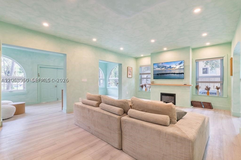 22 NE 44th St #0, Miami FL 33137