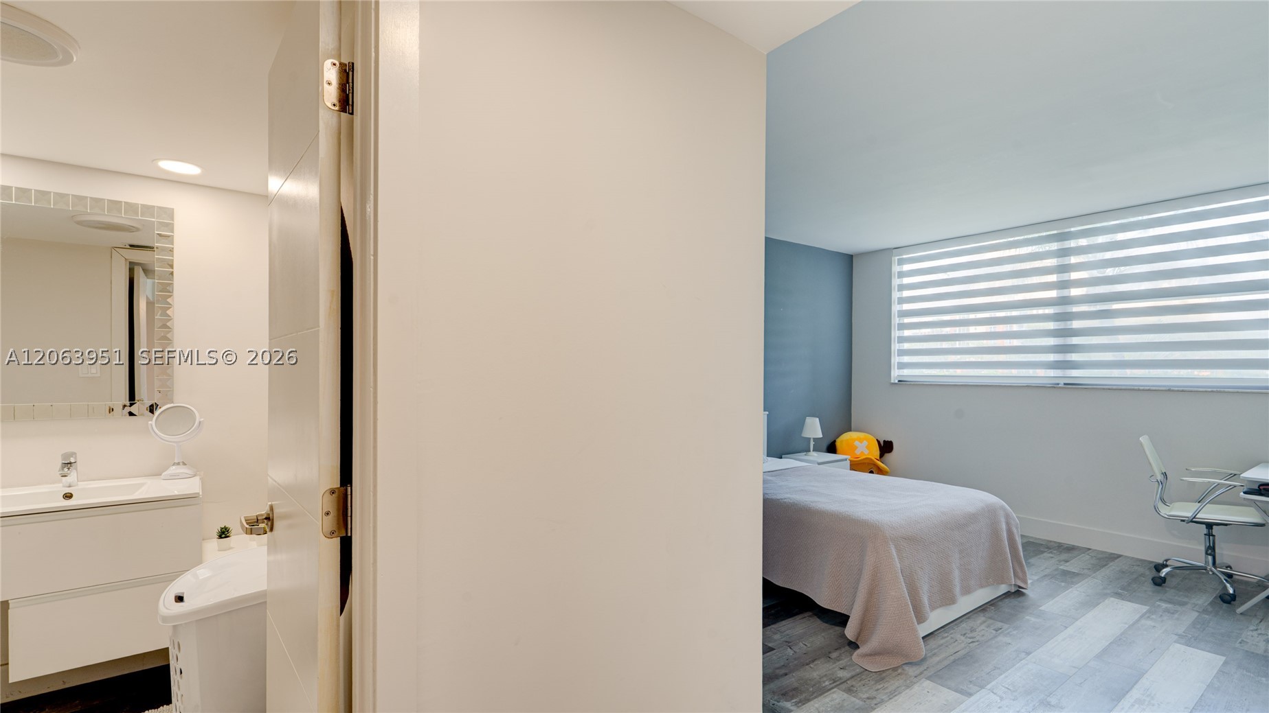 16325 Golf Club Rd #101, Weston FL 33326