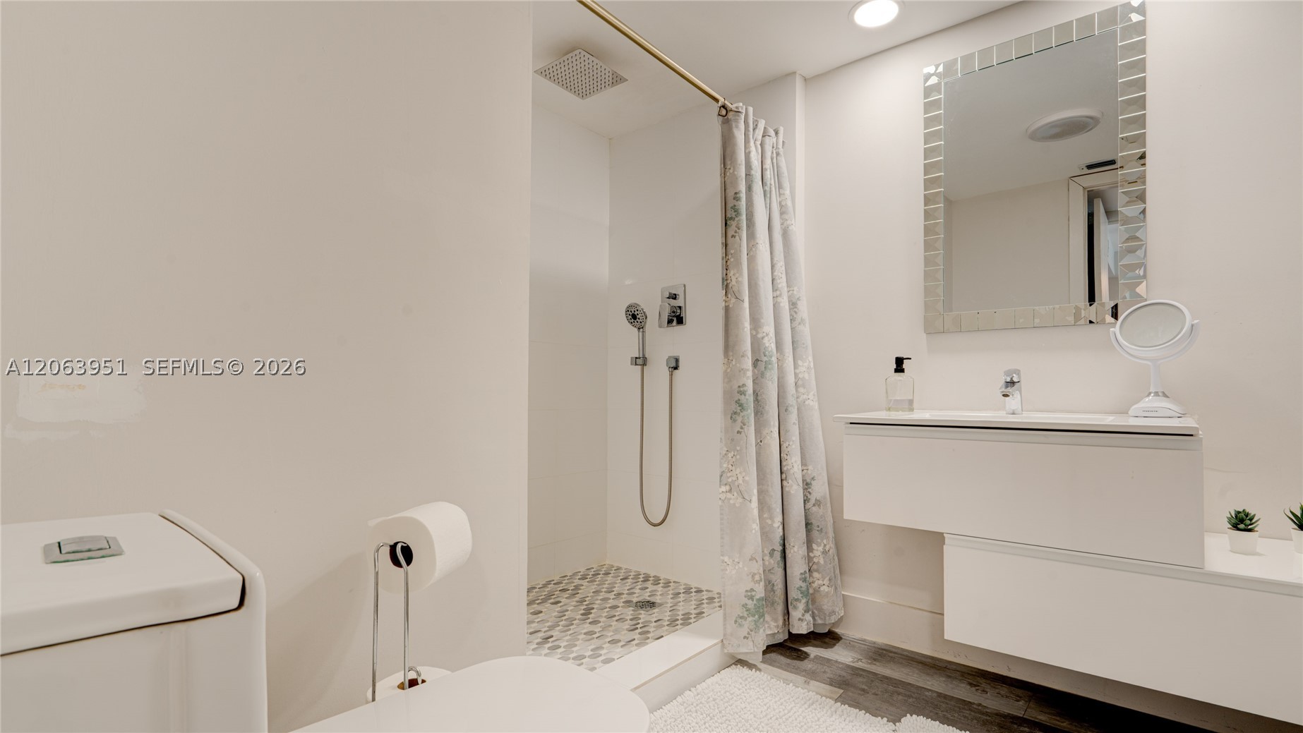 16325 Golf Club Rd #101, Weston FL 33326