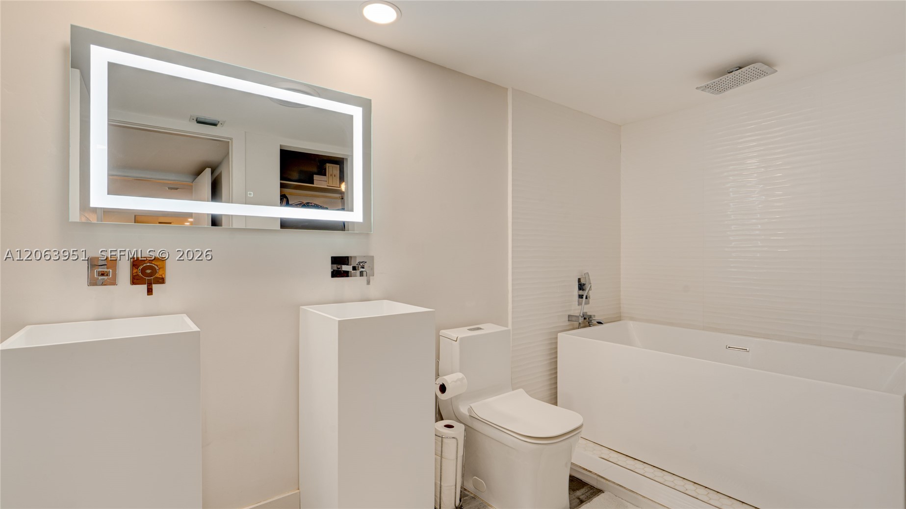 16325 Golf Club Rd #101, Weston FL 33326