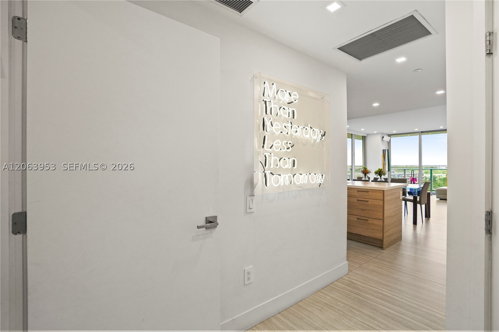 16385 Biscayne Blvd #1601+2 Parkings, North Miami Beach FL 33160
