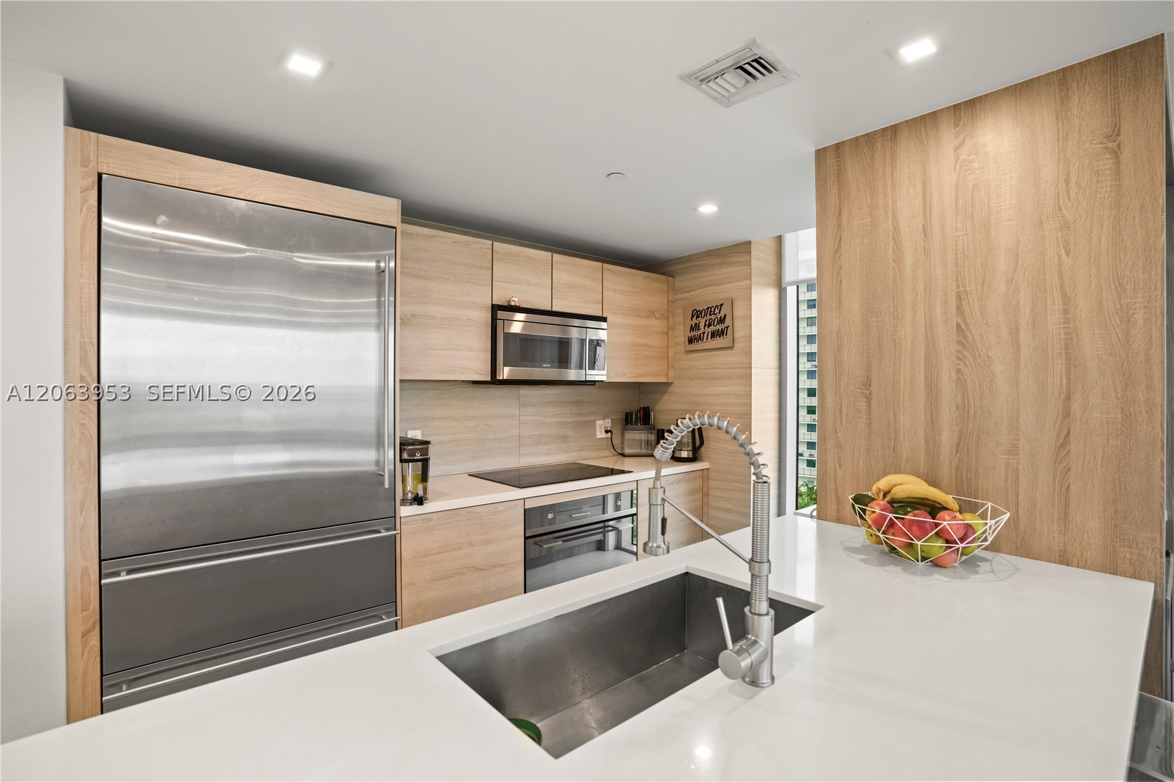 16385 Biscayne Blvd #1601+2 Parkings, North Miami Beach FL 33160