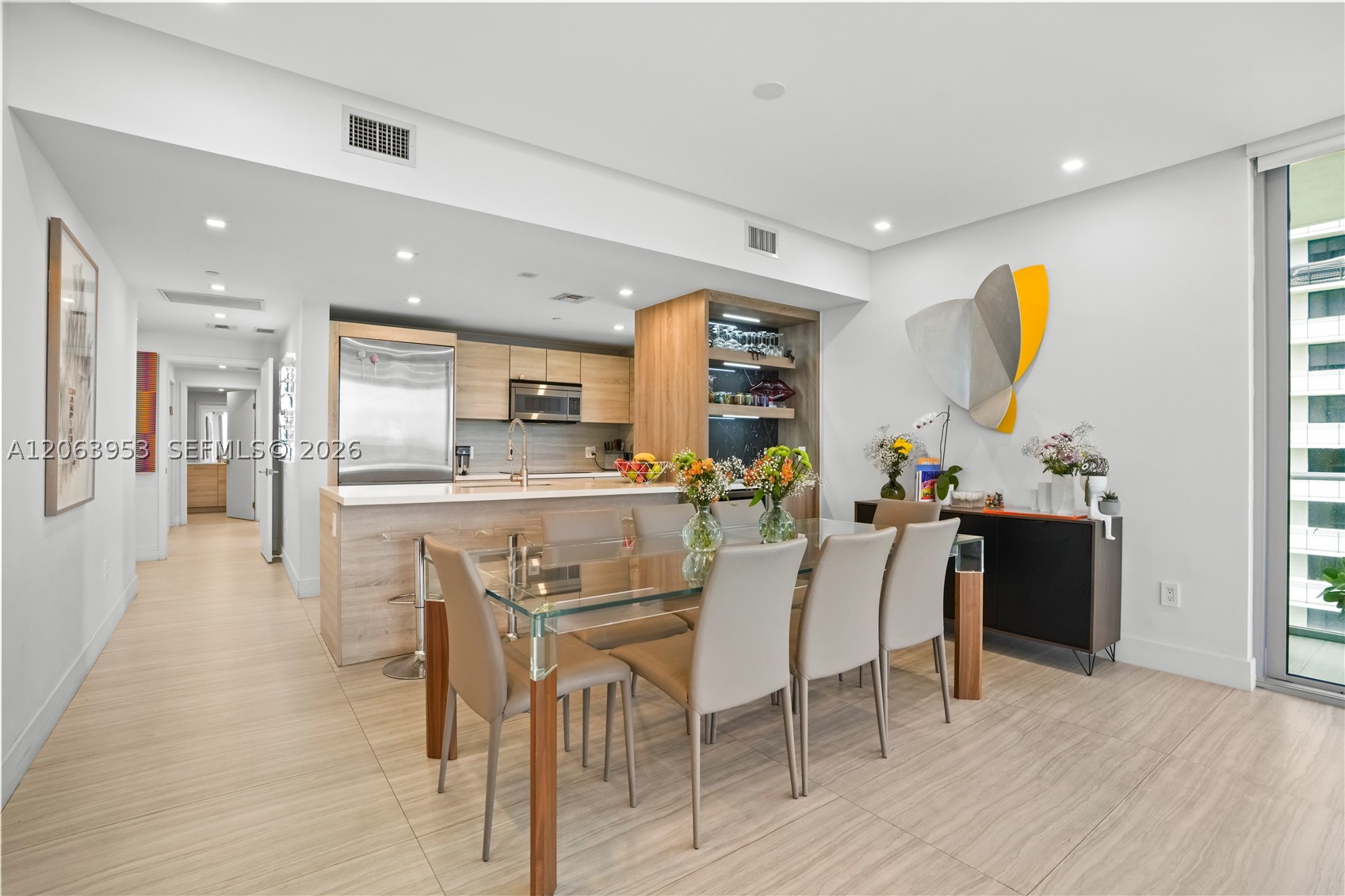 16385 Biscayne Blvd #1601+2 Parkings, North Miami Beach FL 33160