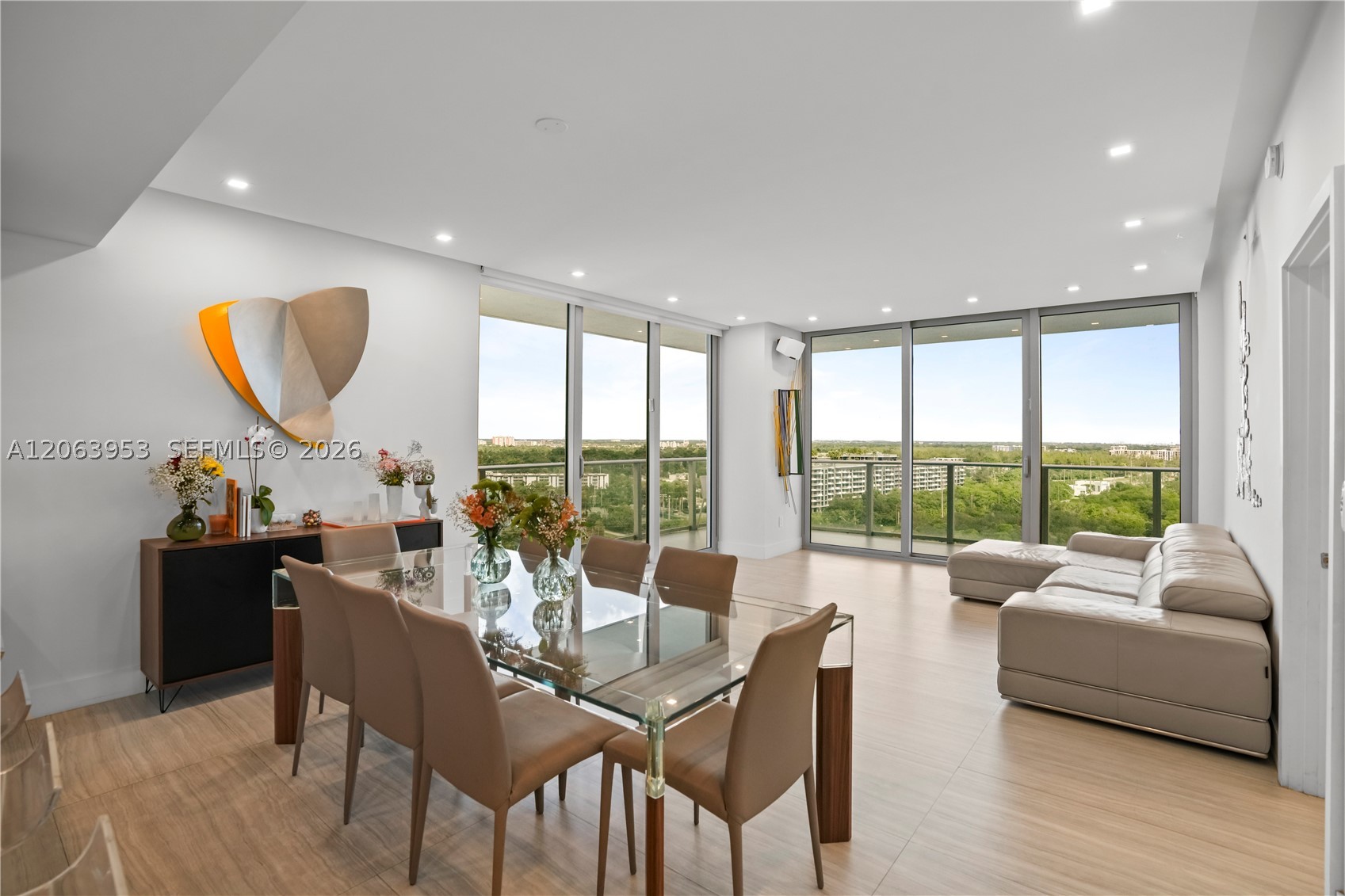 16385 Biscayne Blvd #1601+2 Parkings, North Miami Beach FL 33160