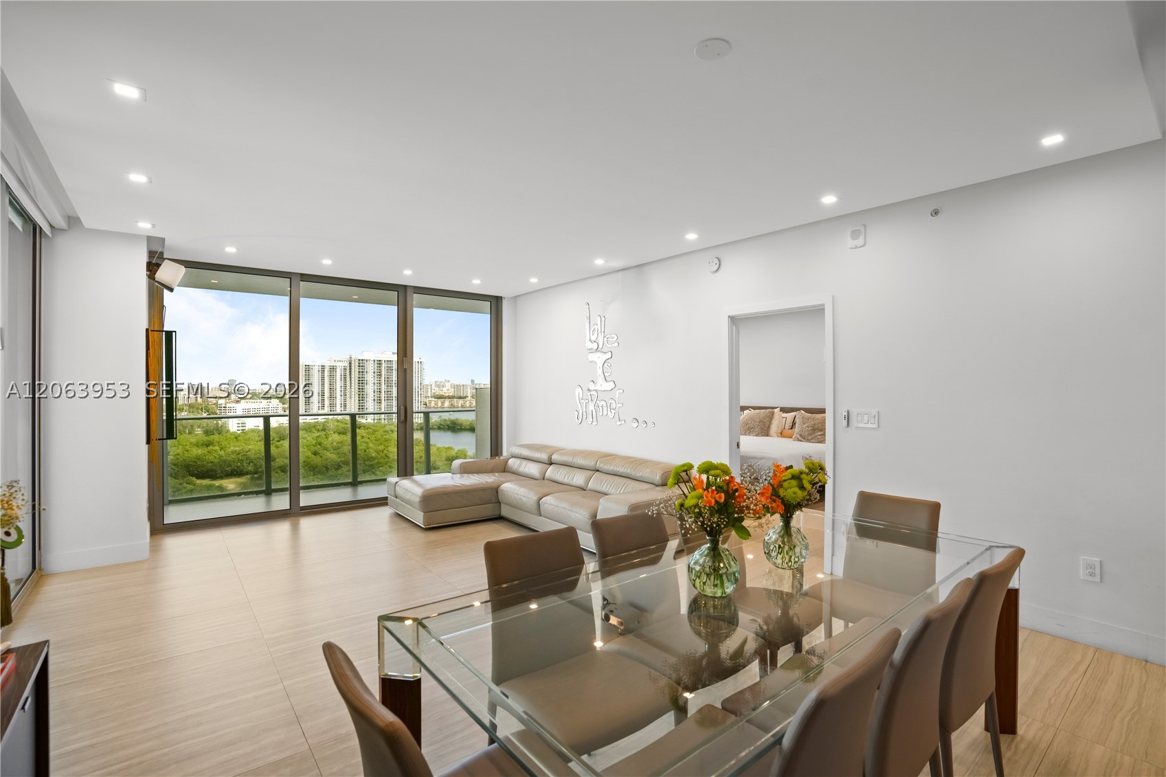 16385 Biscayne Blvd #1601+2 Parkings, North Miami Beach FL 33160