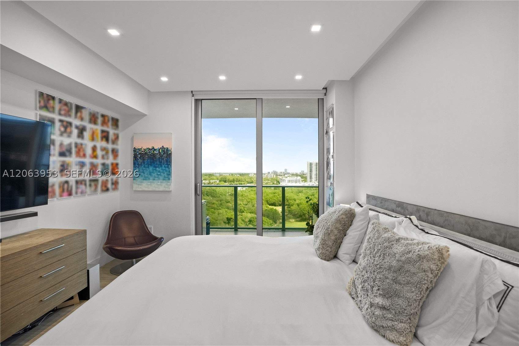 16385 Biscayne Blvd #1601+2 Parkings, North Miami Beach FL 33160