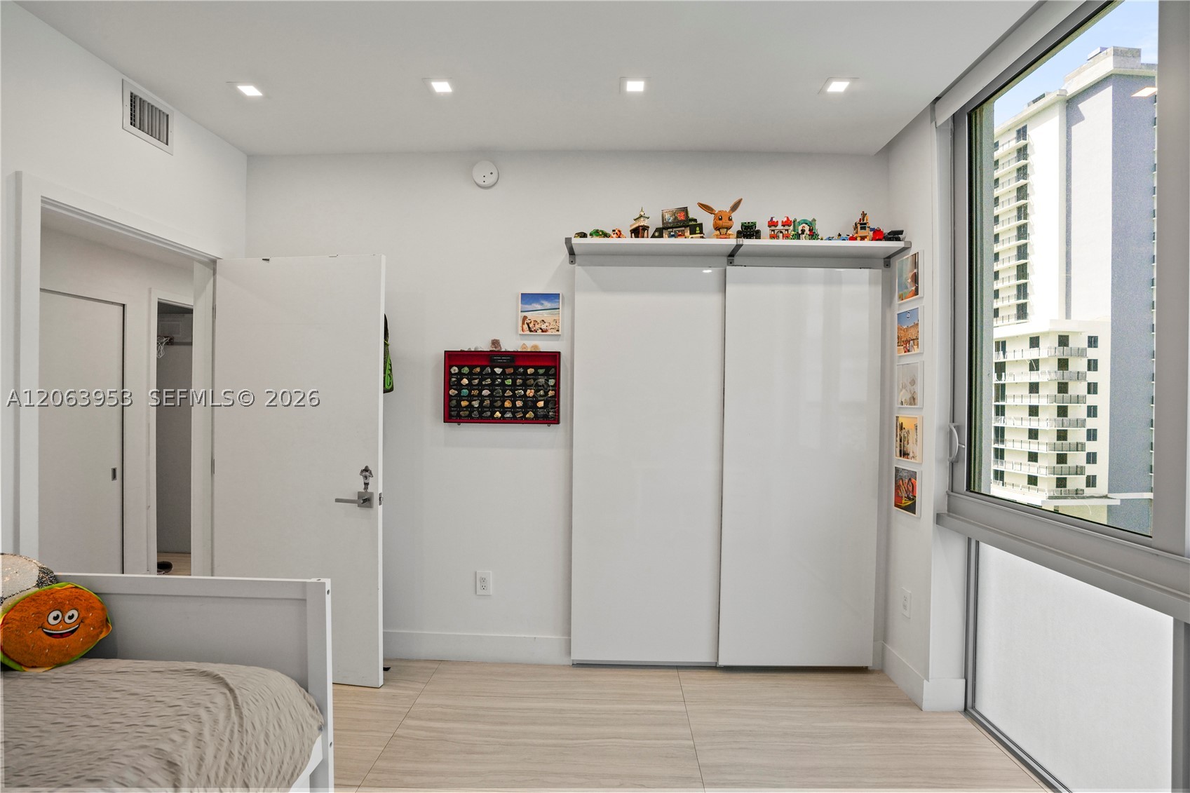 16385 Biscayne Blvd #1601+2 Parkings, North Miami Beach FL 33160