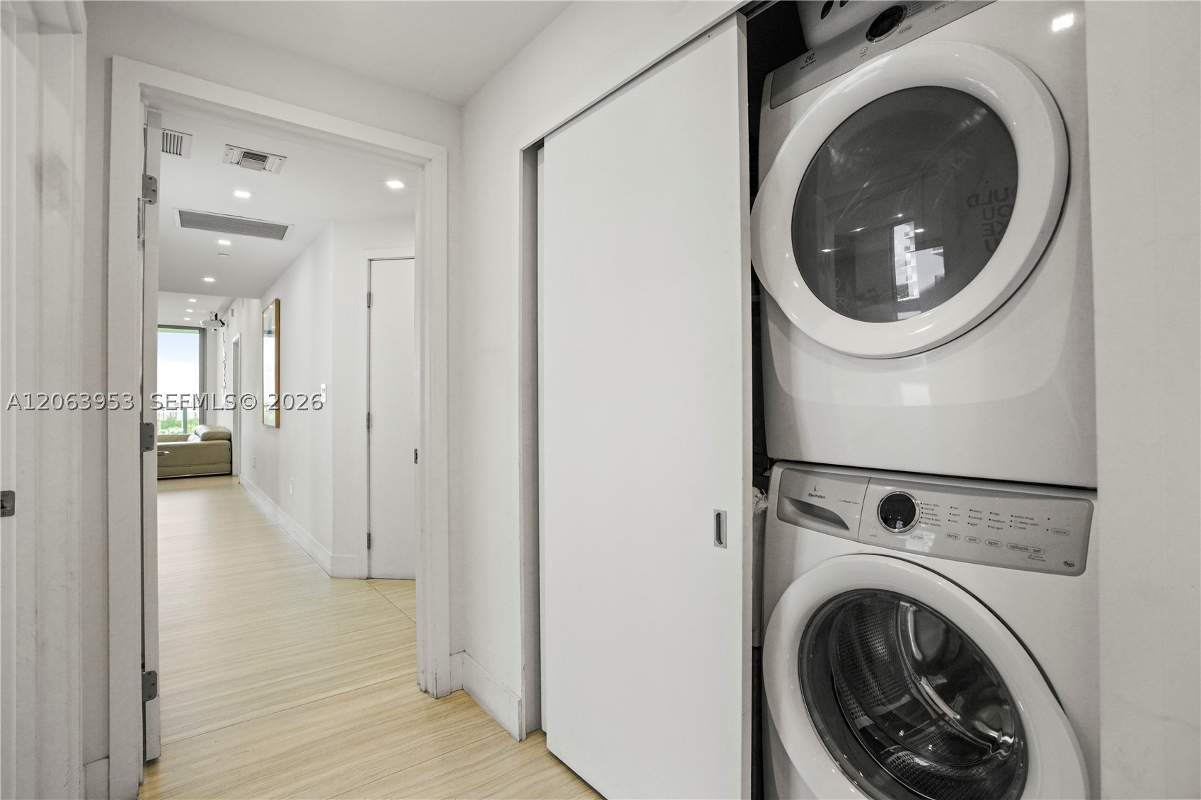 16385 Biscayne Blvd #1601+2 Parkings, North Miami Beach FL 33160