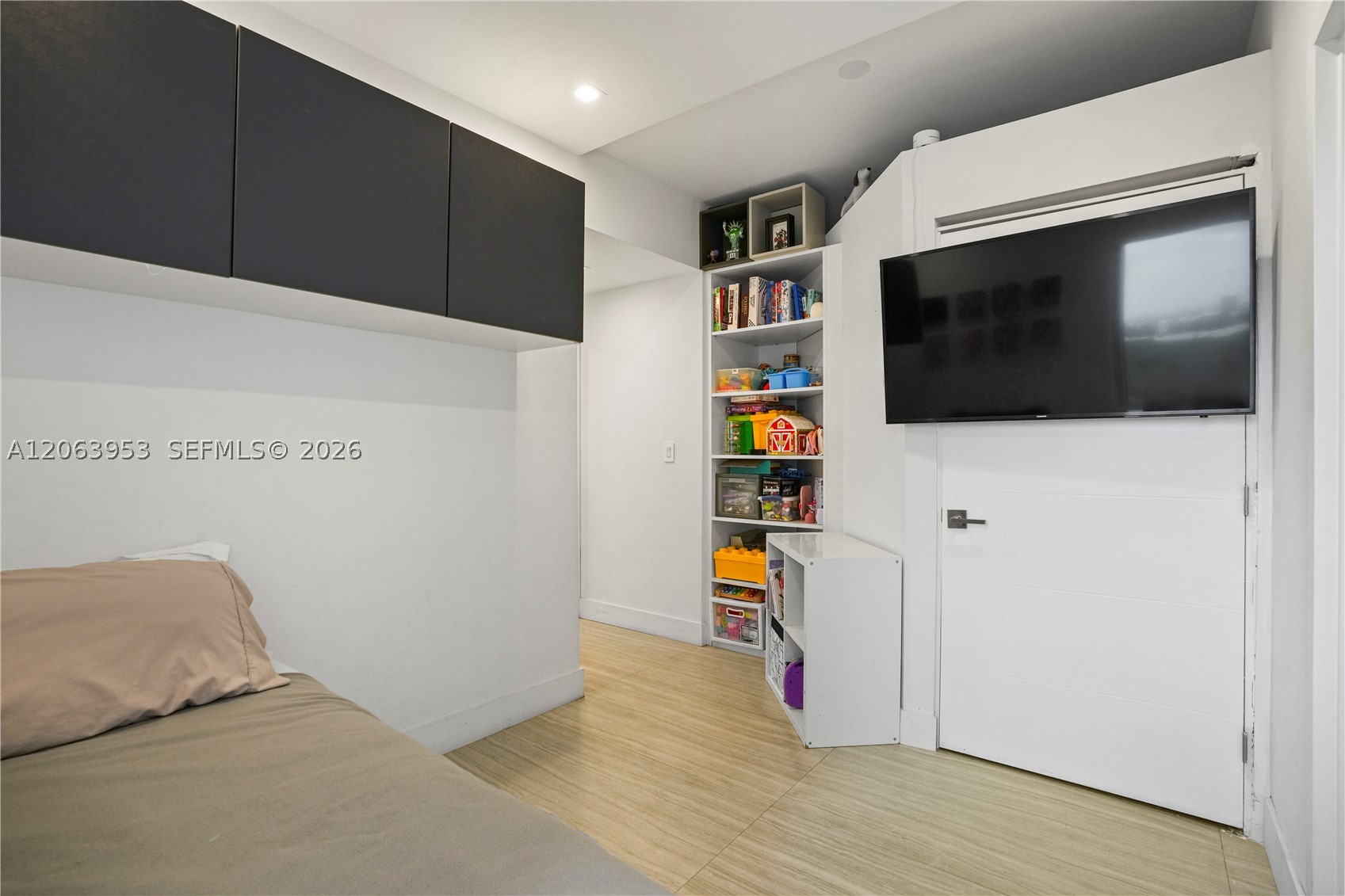 16385 Biscayne Blvd #1601+2 Parkings, North Miami Beach FL 33160