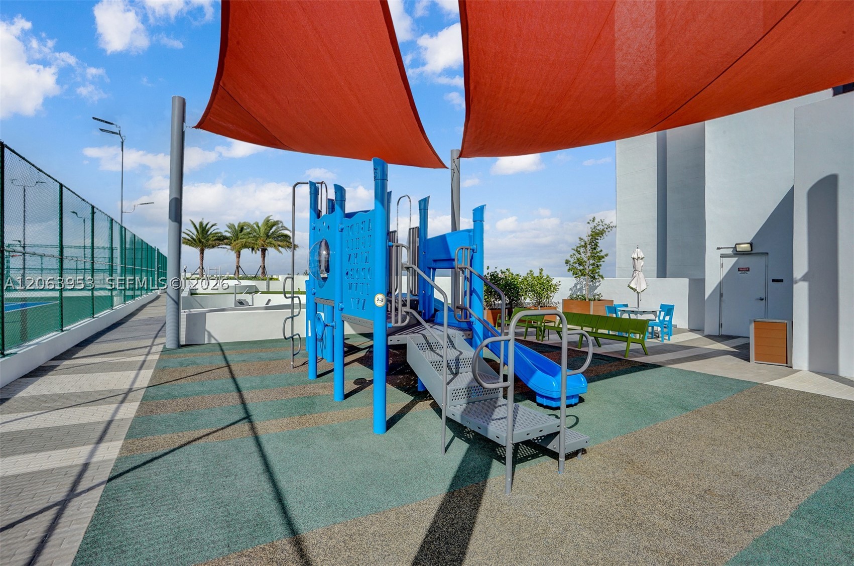 16385 Biscayne Blvd #1601+2 Parkings, North Miami Beach FL 33160